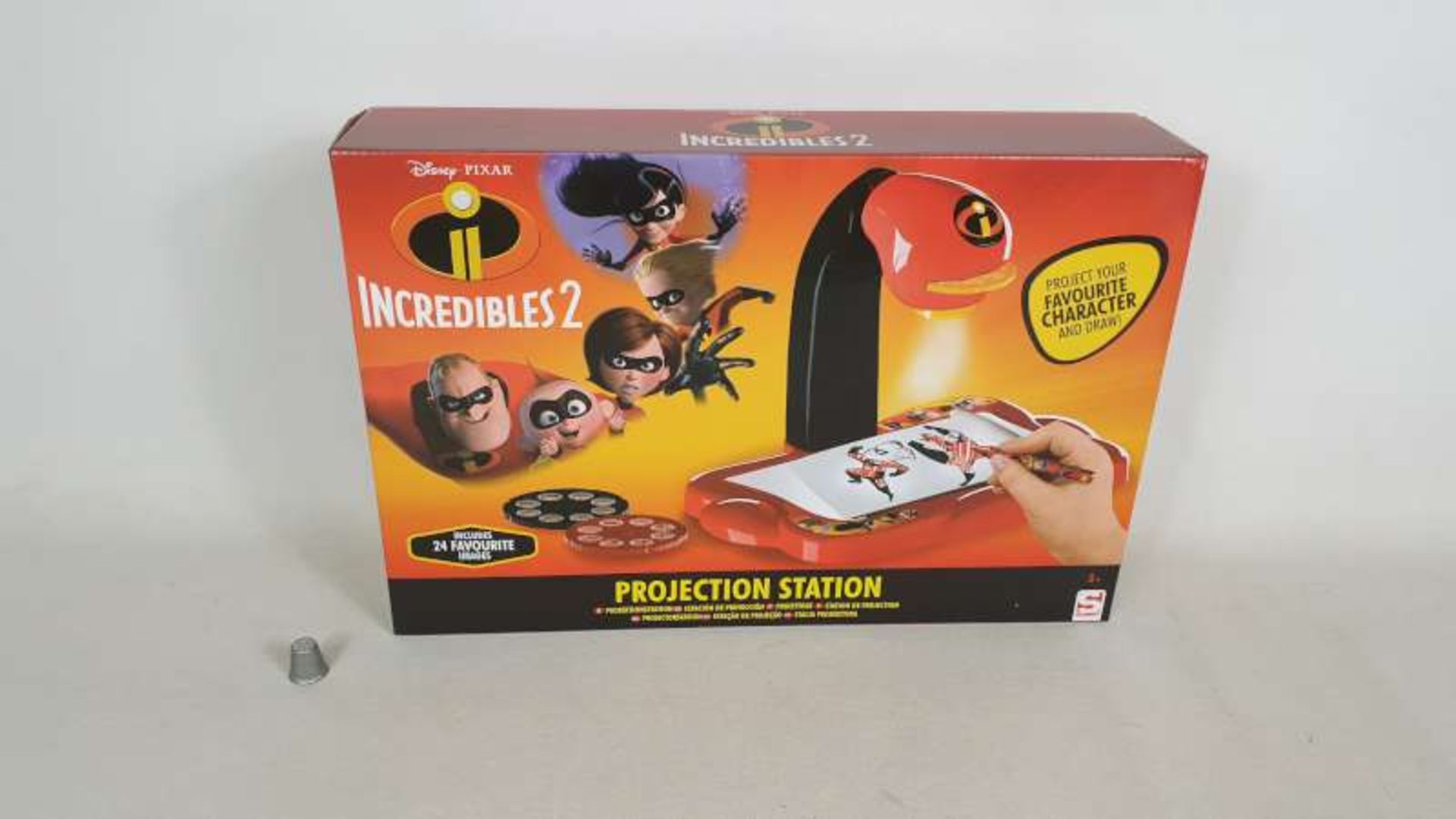 30 X BRAND NEW BOXED DISNEY PIXAR INCREDIBLES 2 PROJECTION STATION IN 5 BOXES