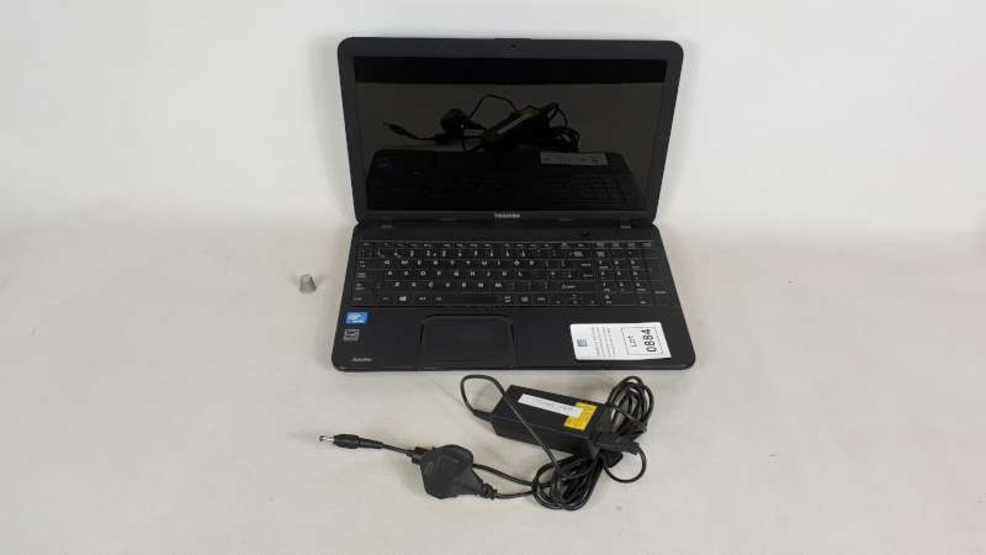 TOSHIBA SATELLITE LAPTOP WITH CHARGER