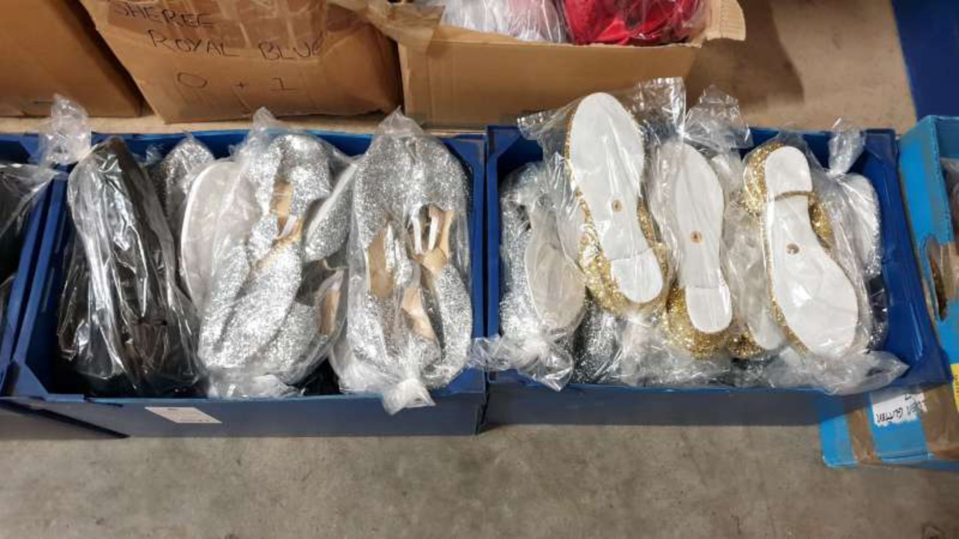 50 X BRAND NEW DANCE SHOES/PUMPS IN VARIOUS STYLES AND SIZES IN 2 BOXES