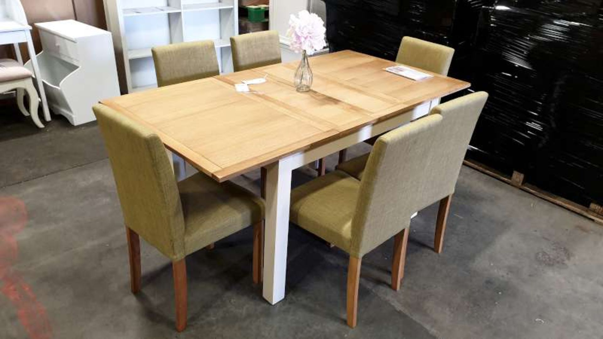 BRAND NEW BOXED HARROGATE TWO TONE EXTENDING DINING TABLE WITH 6 CHAIRS H 765MM L 1700MM W 900MM