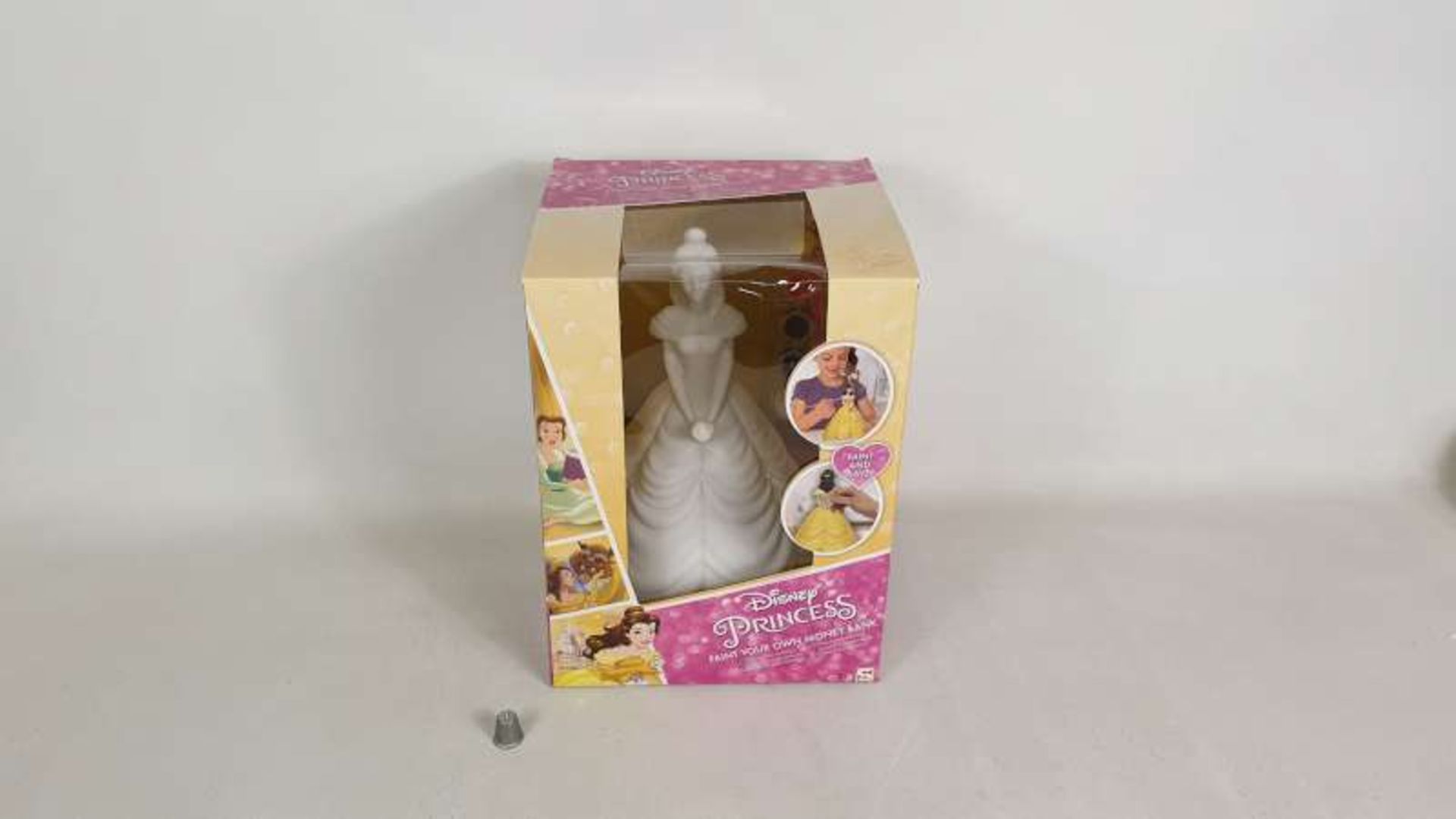 16 X BRAND NEW BOXED DISNEY PRINCESS PAINT YOUR OWN BELLE MONEY BOX IN 8 BOXES