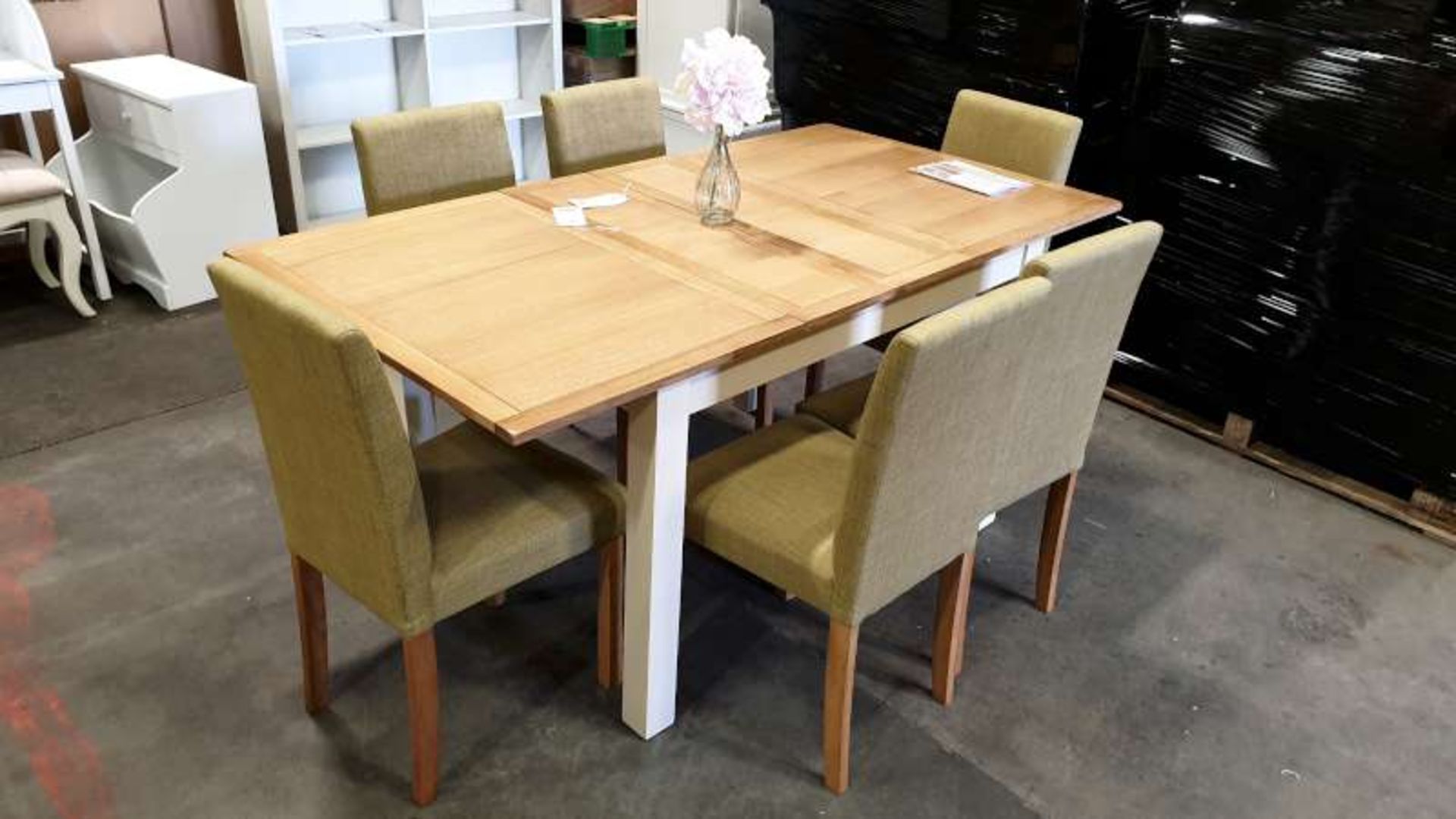 BRAND NEW BOXED HARROGATE TWO TONE EXTENDING DINING TABLE WITH 6 CHAIRS H 765MM L 1700MM W 900MM