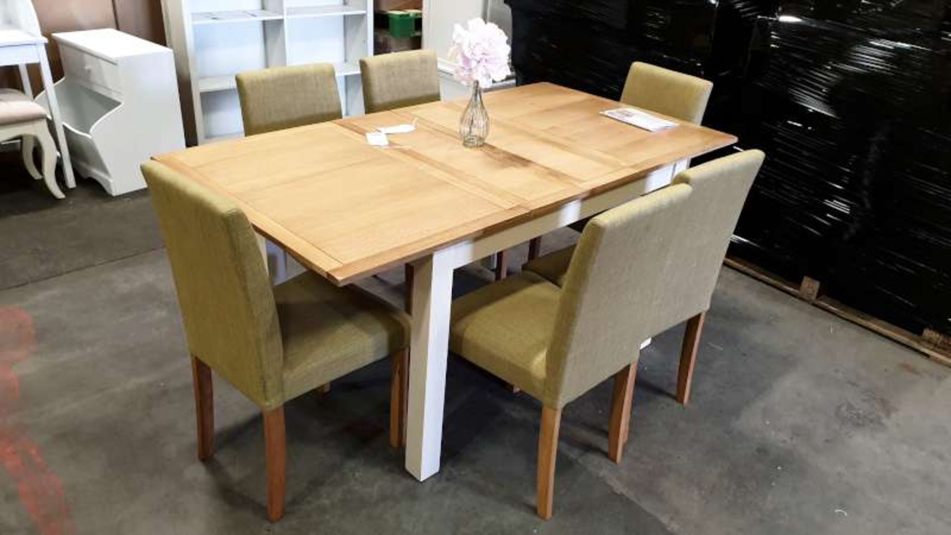 BRAND NEW BOXED HARROGATE TWO TONE EXTENDING DINING TABLE WITH 6 CHAIRS H 765MM L 1700MM W 900MM