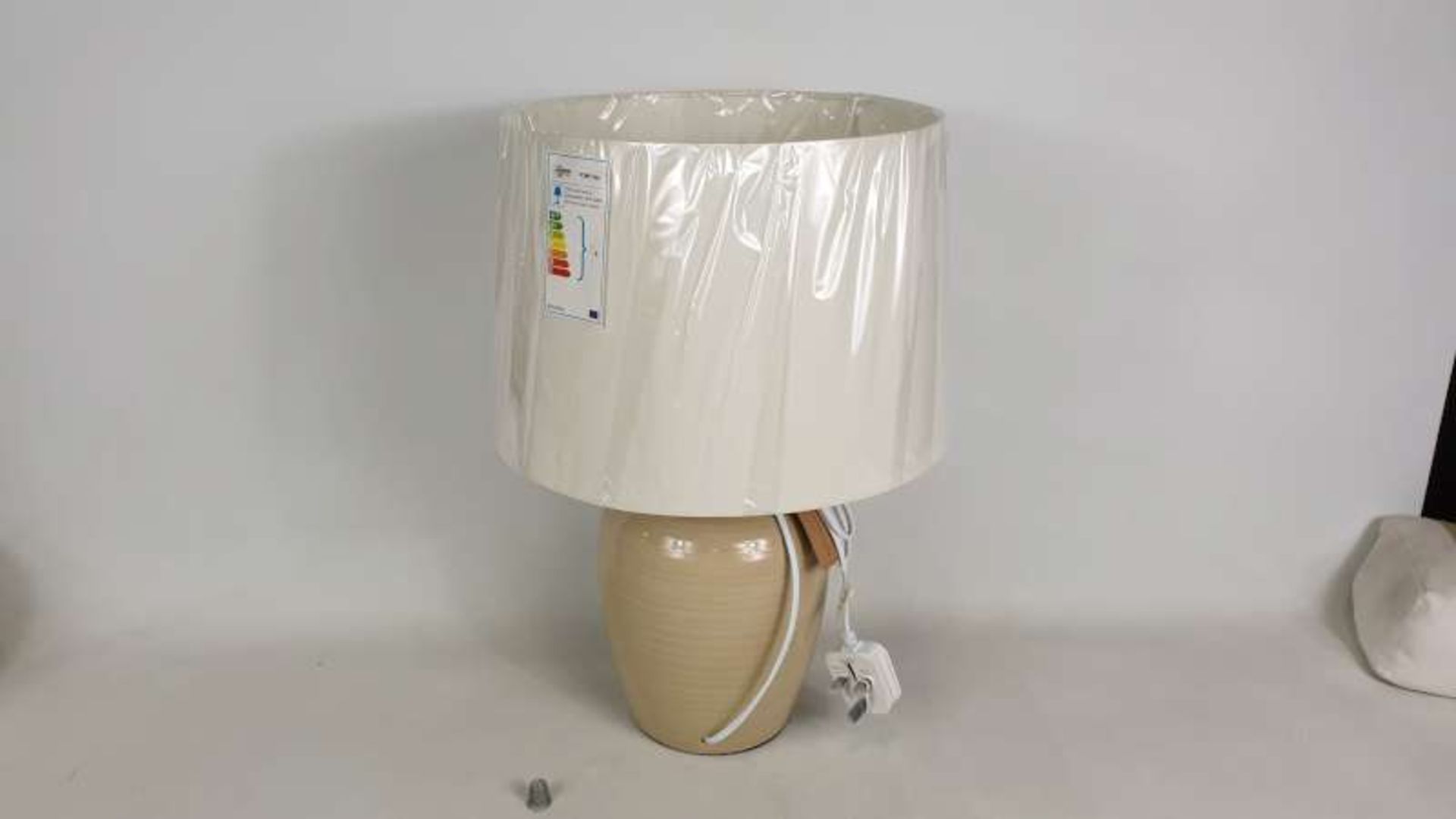5 X BRAND NEW LARGE CREAM COLOURED LAMPS