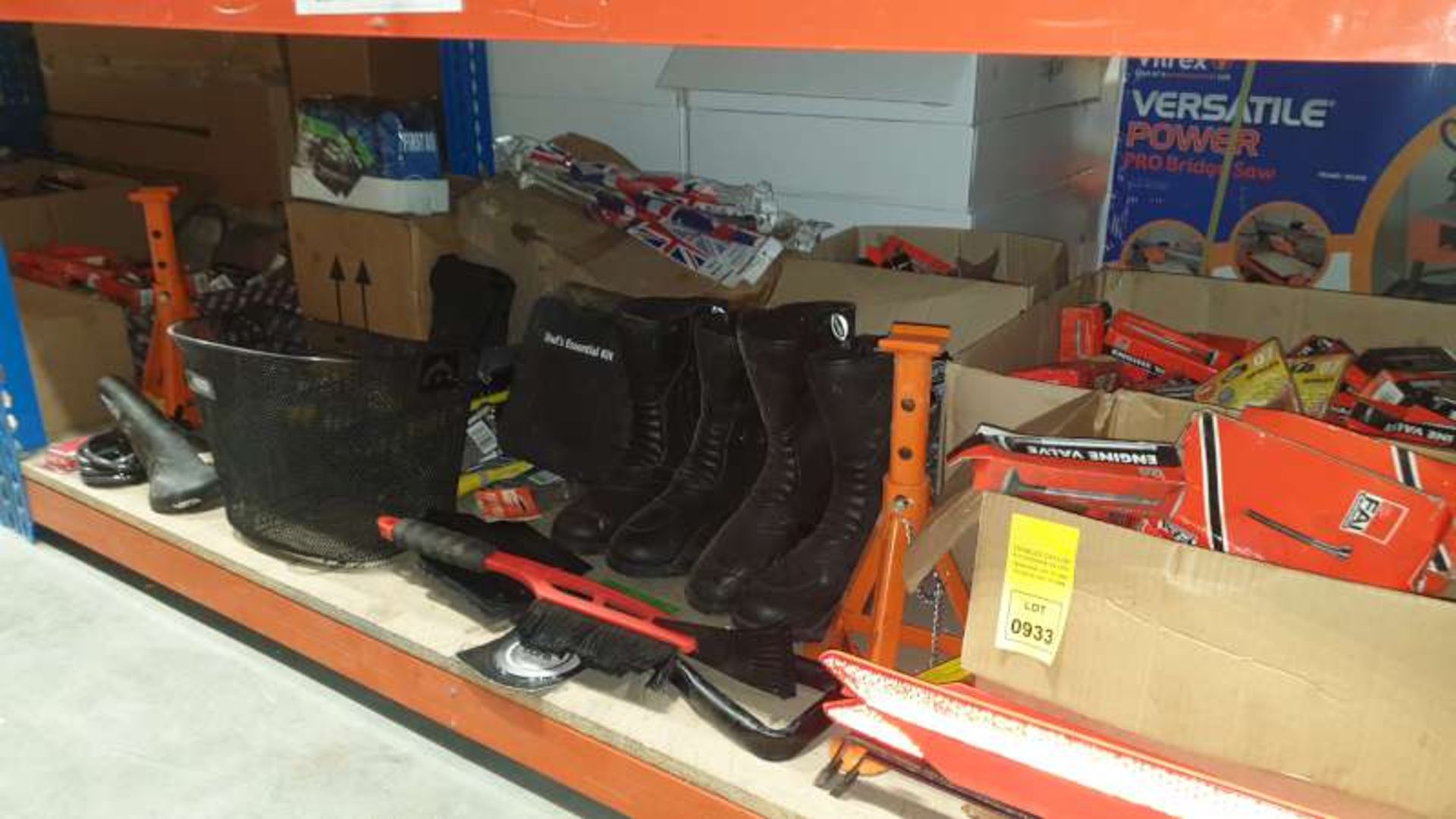 LOT CONTAINING WASH BRUSHES, ENGINE VALVES, WORK BOOTS, ETC ON 1 SHELF