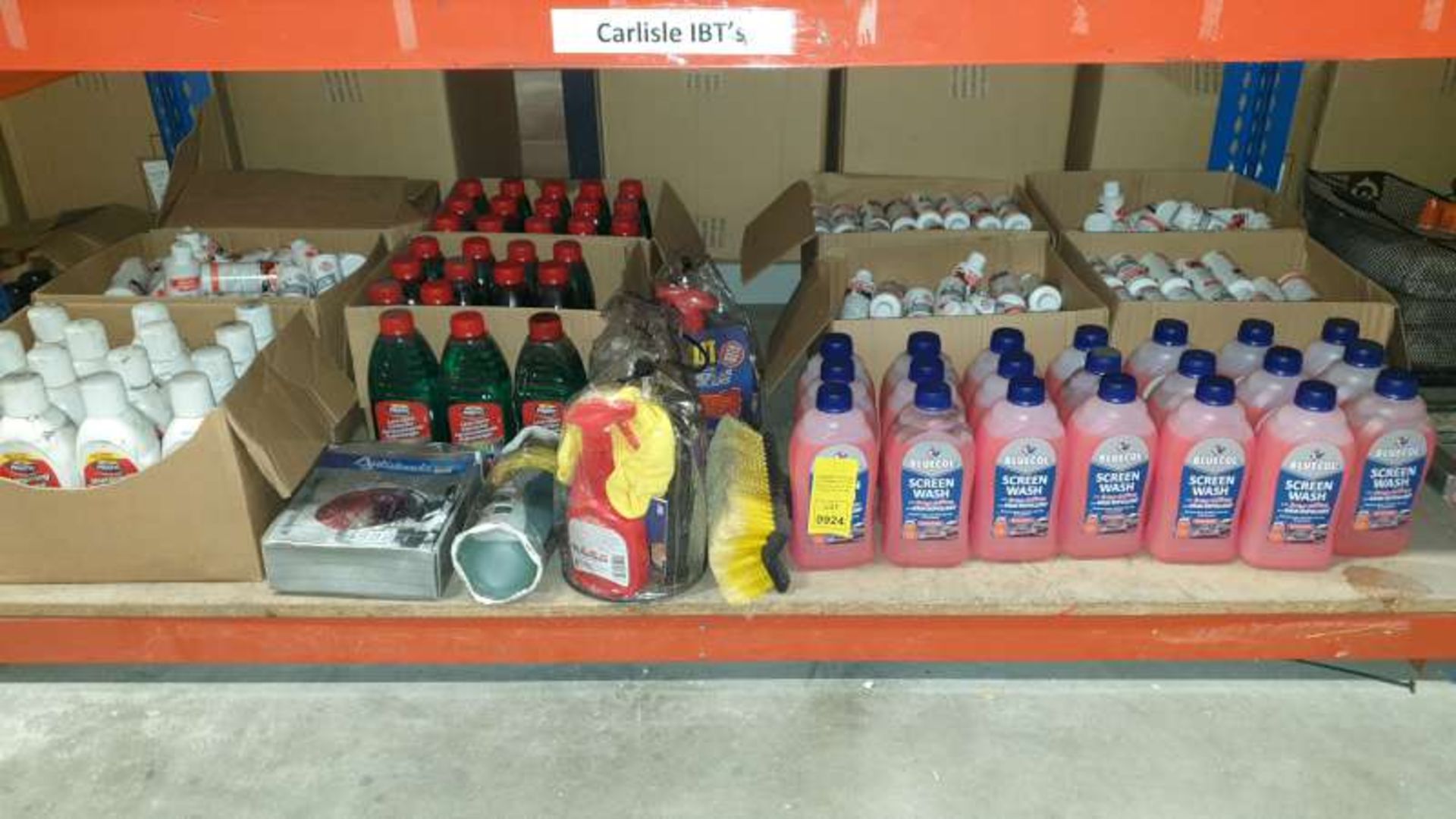 LOT CONTAINING SHAMPOOING CONCENTRATE, SCREEN WASH, RAPID WHEEL CLEAN, LAVE GLACE CONCENTRATE, ETC