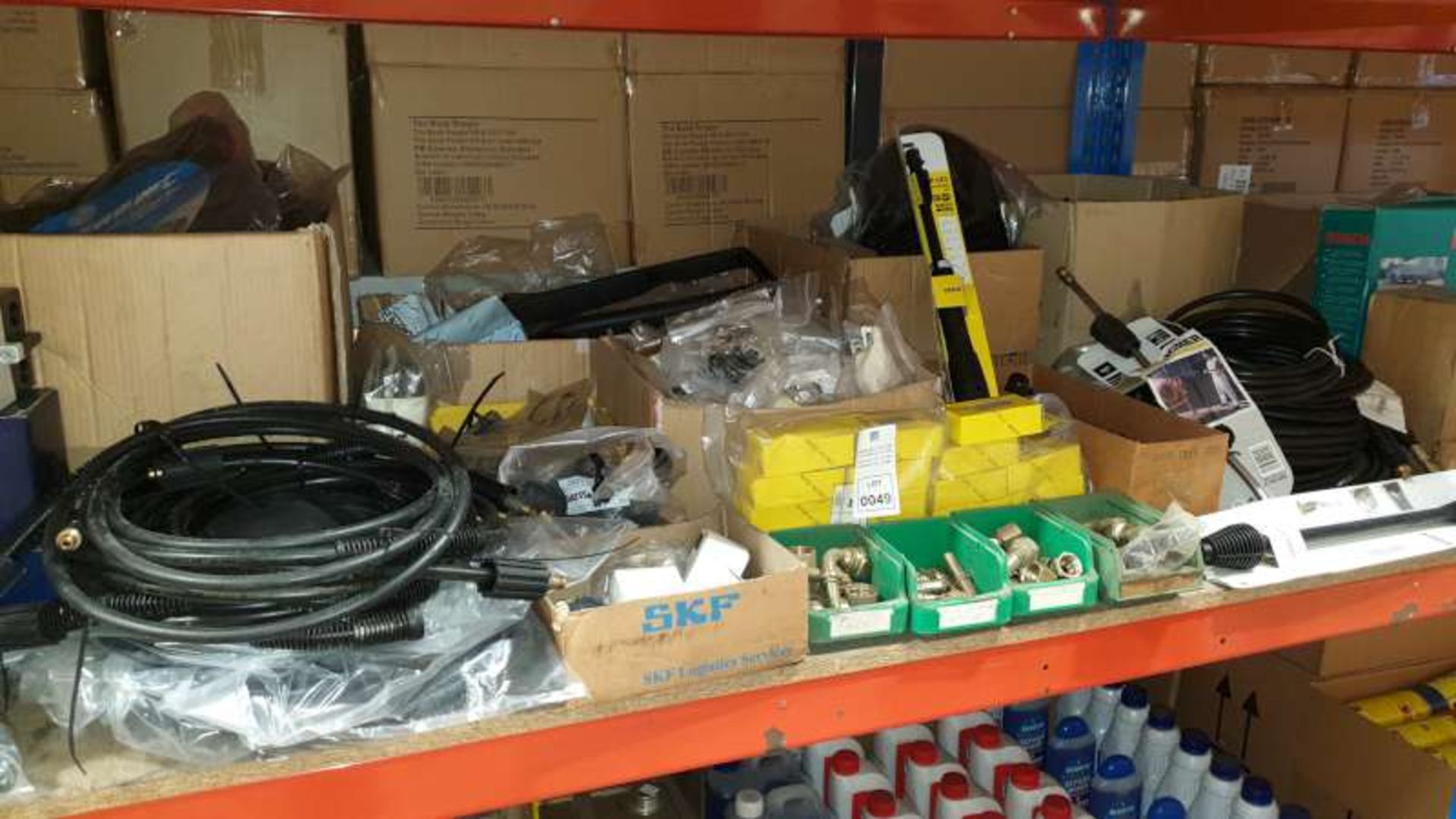 MIXED LOT CONTAINING KARCHER HIGH PRESSURE WASHER ACCESSORIES, PIPE CLIPS, HEAVY DUTY GARDEN