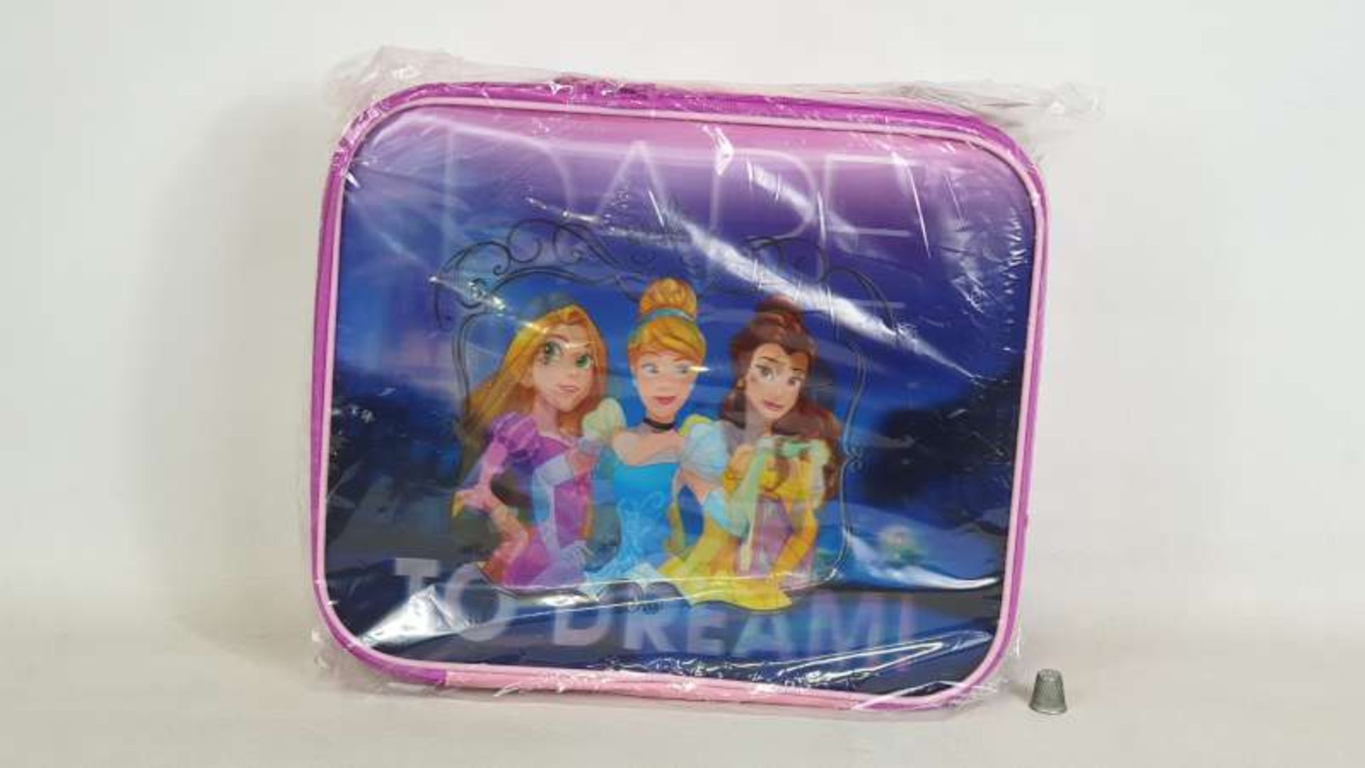 16 X BRAND NEW BOXED DISNEY PRINCESS LENTICULAR SUITCASES IN 2 BOXES