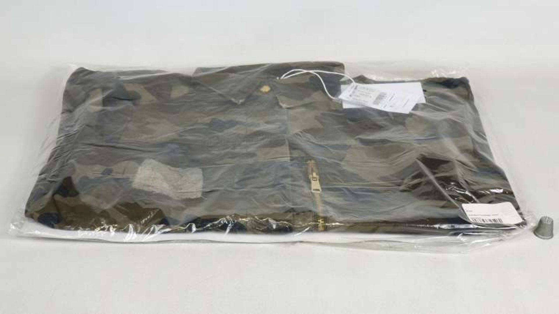 15 X BRAND NEW PULL AND BEAR CAMUFLAGE JACKETS SIZE LARGE