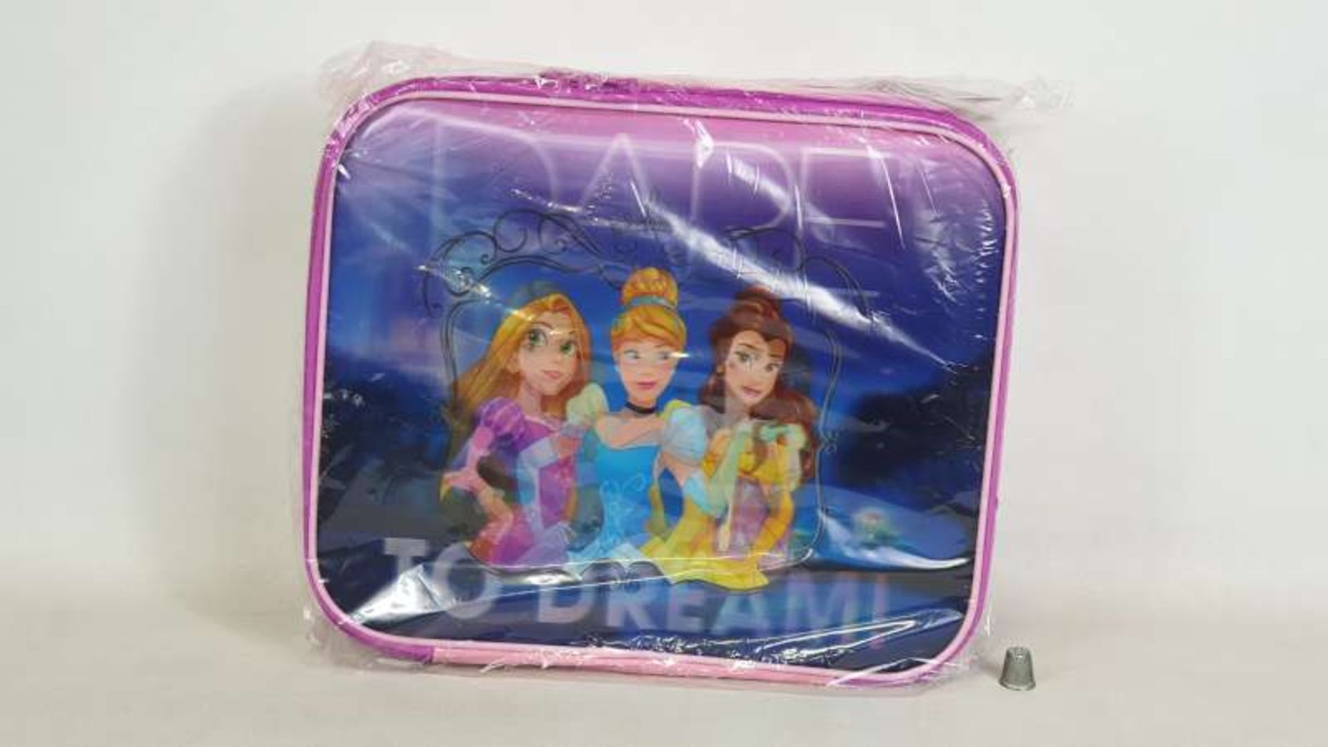 16 X BRAND NEW BOXED DISNEY PRINCESS LENTICULAR SUITCASES IN 2 BOXES