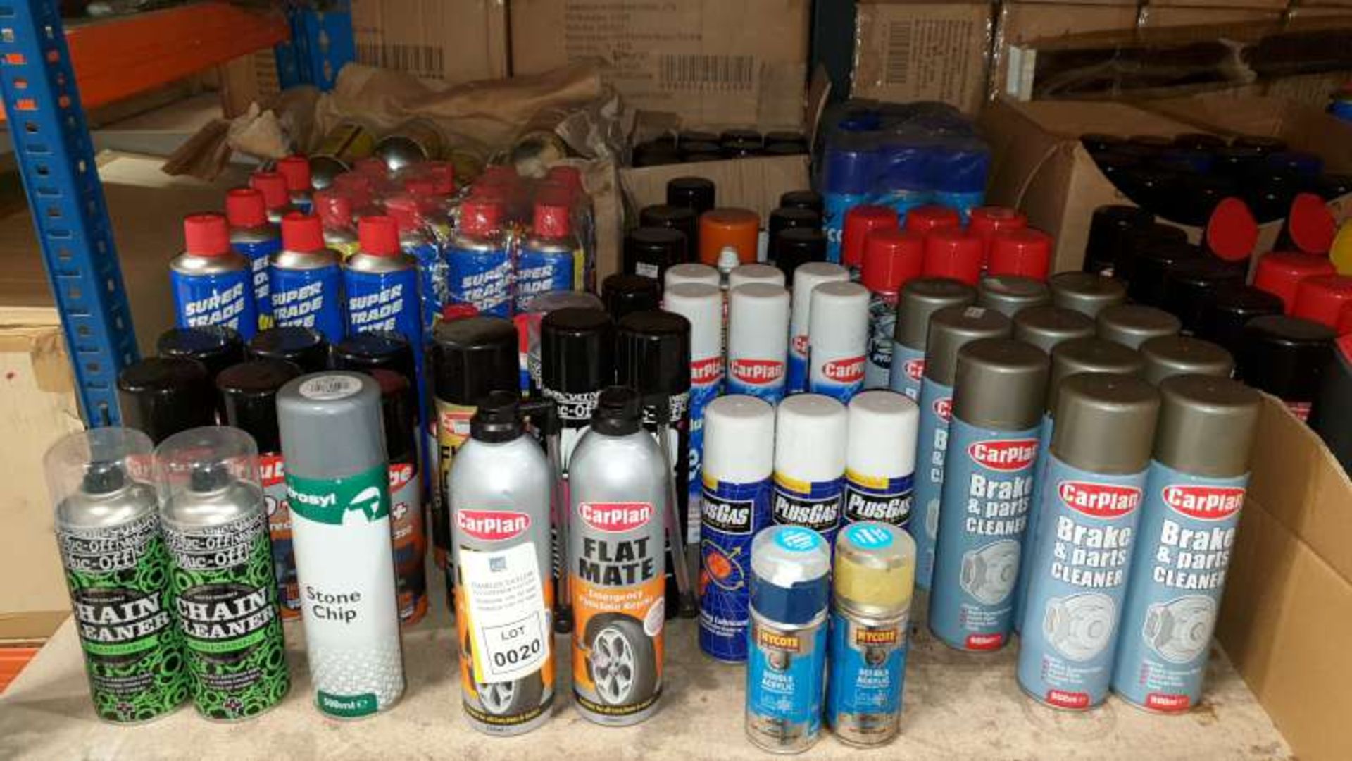MIXED CAR LOT CONTAINING CHAIN CLEANER, CARPLAN PUNCTURE REPAIR, BRAKE AND PARTS CLEANER, DE-ICER,