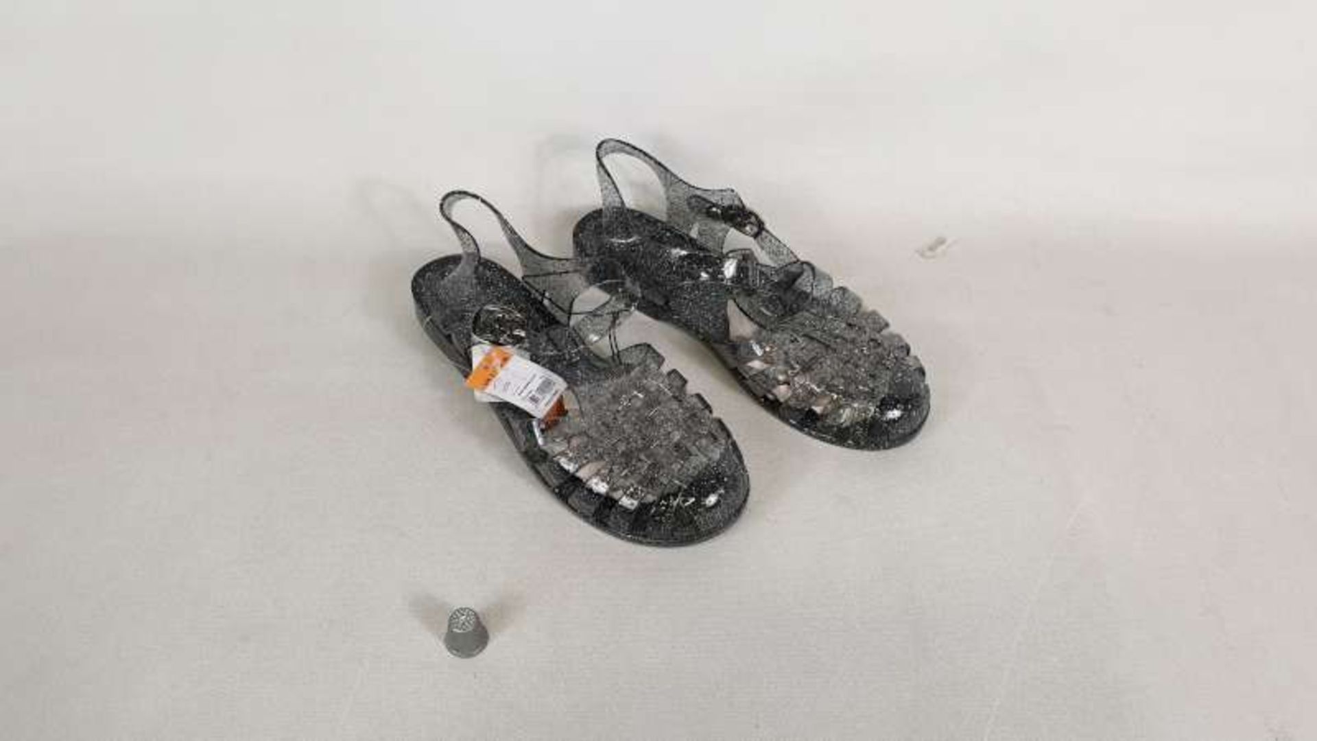 APPROX 80 X BRAND NEW BLACK JELLY SANDALS IN 2 BOXES