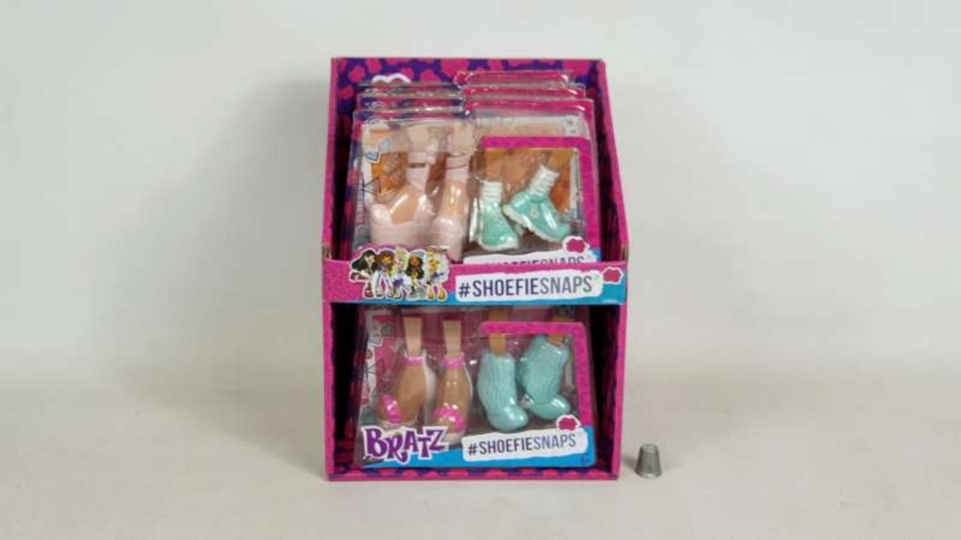 60 X BRAND NEW BOXED BRATZ SHOEFIES SNAPS PACKS IN DISPLAY CASES IN 10 BOXES