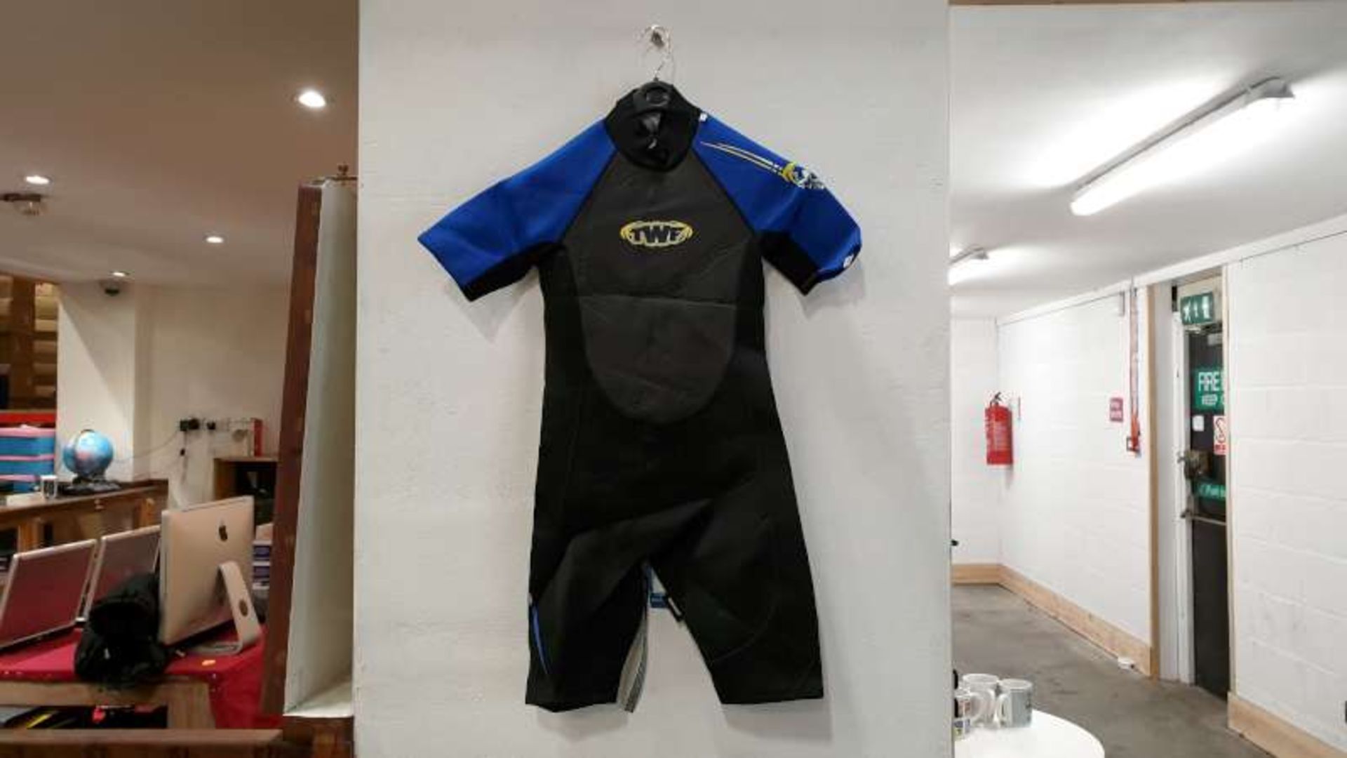 10 X BRAND NEW TWF WETSUITS IN VARIOUS SIZES