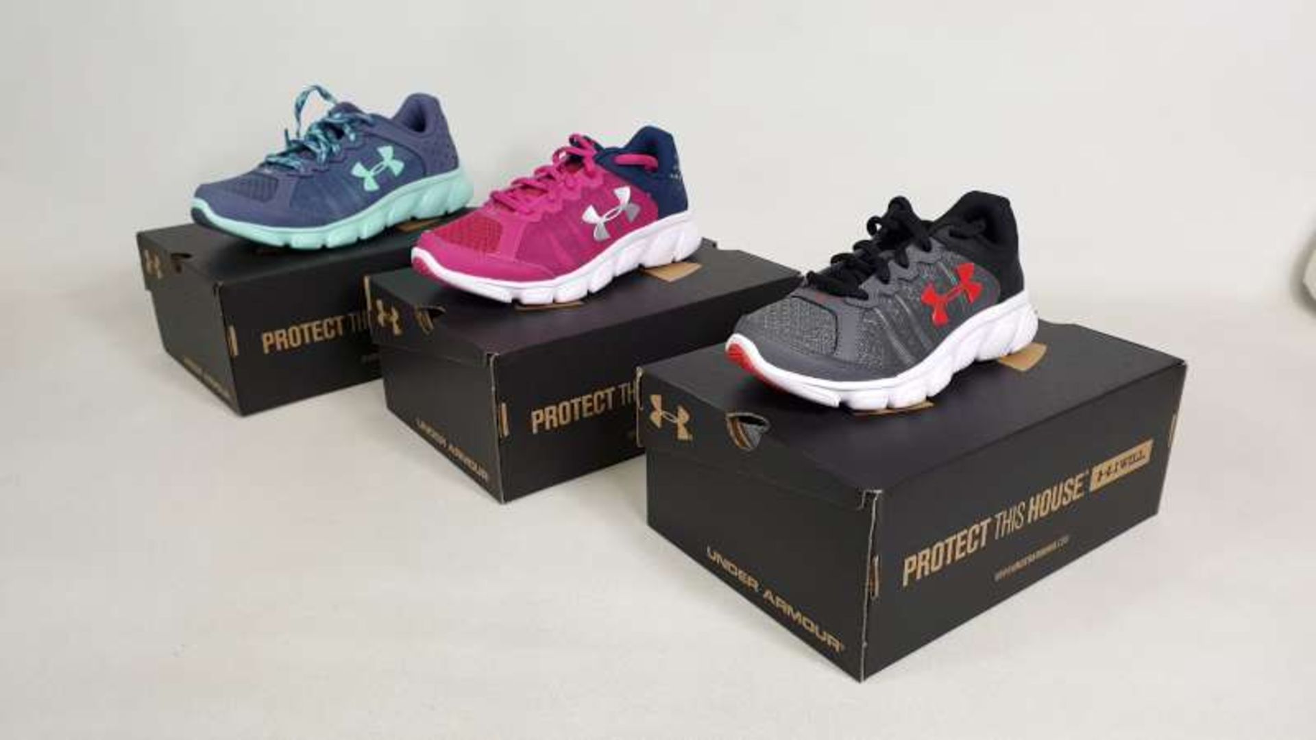 10 X BRAND NEW BOXED UNDER ARMOUR CHILDRENS TRAINERS IN VARIOUS STYLES AND SIZES