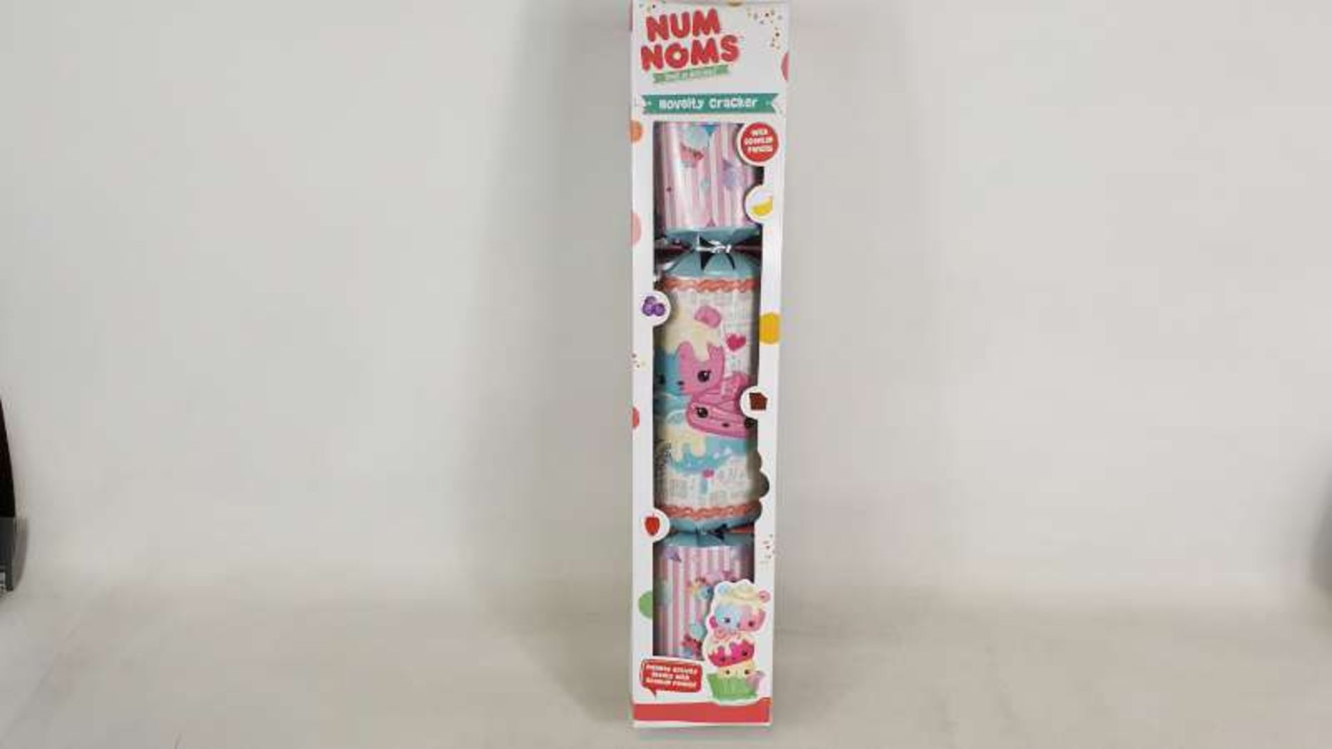 24 X BRAND NEW BOXED NUM NOMS OFFICIAL NOVELTY JUMBO CRACKERS IN 6 BOXES