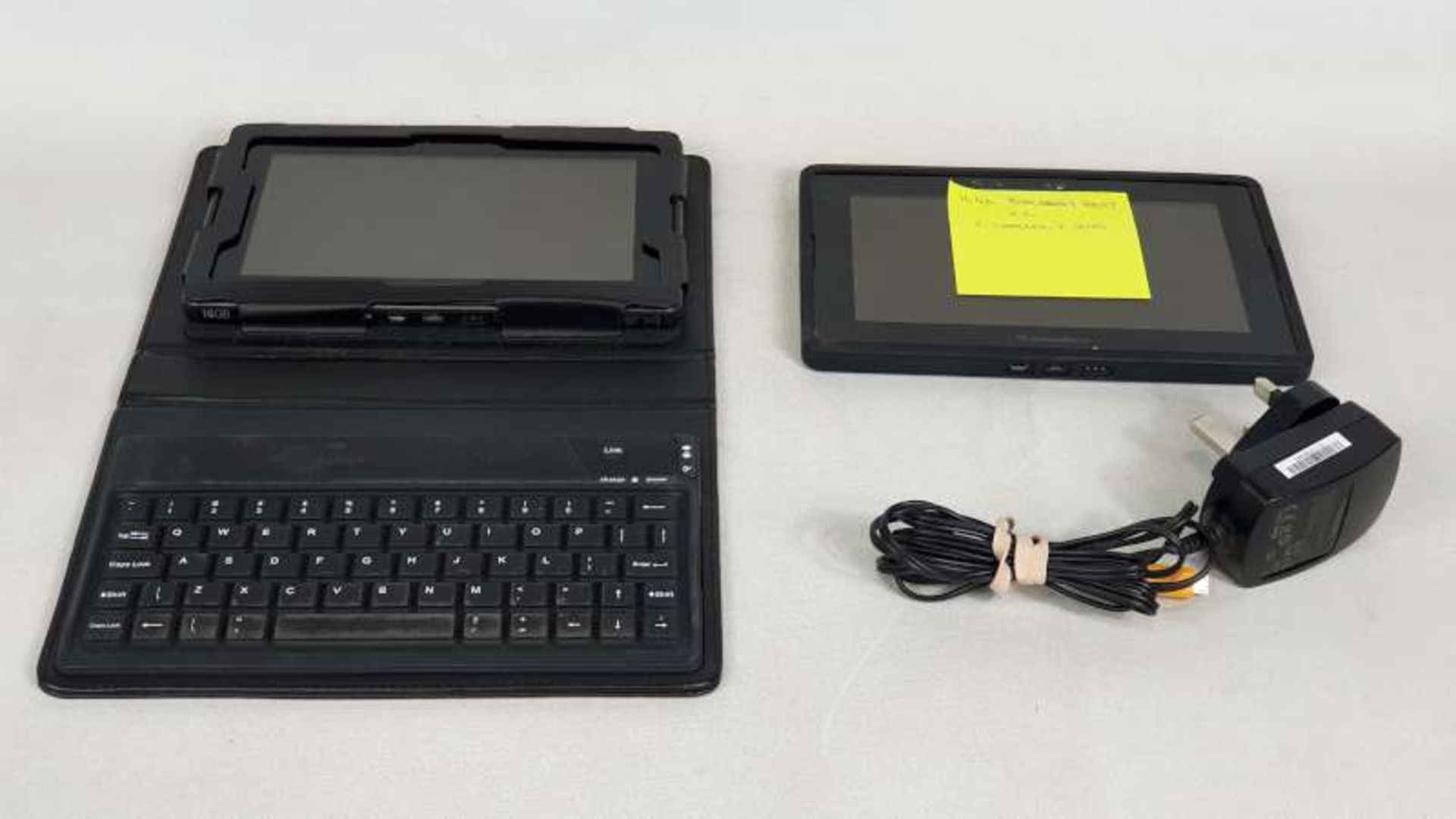 2 X 16GB BLACKBERRY TABLETS WITH CASE AND CHARGER