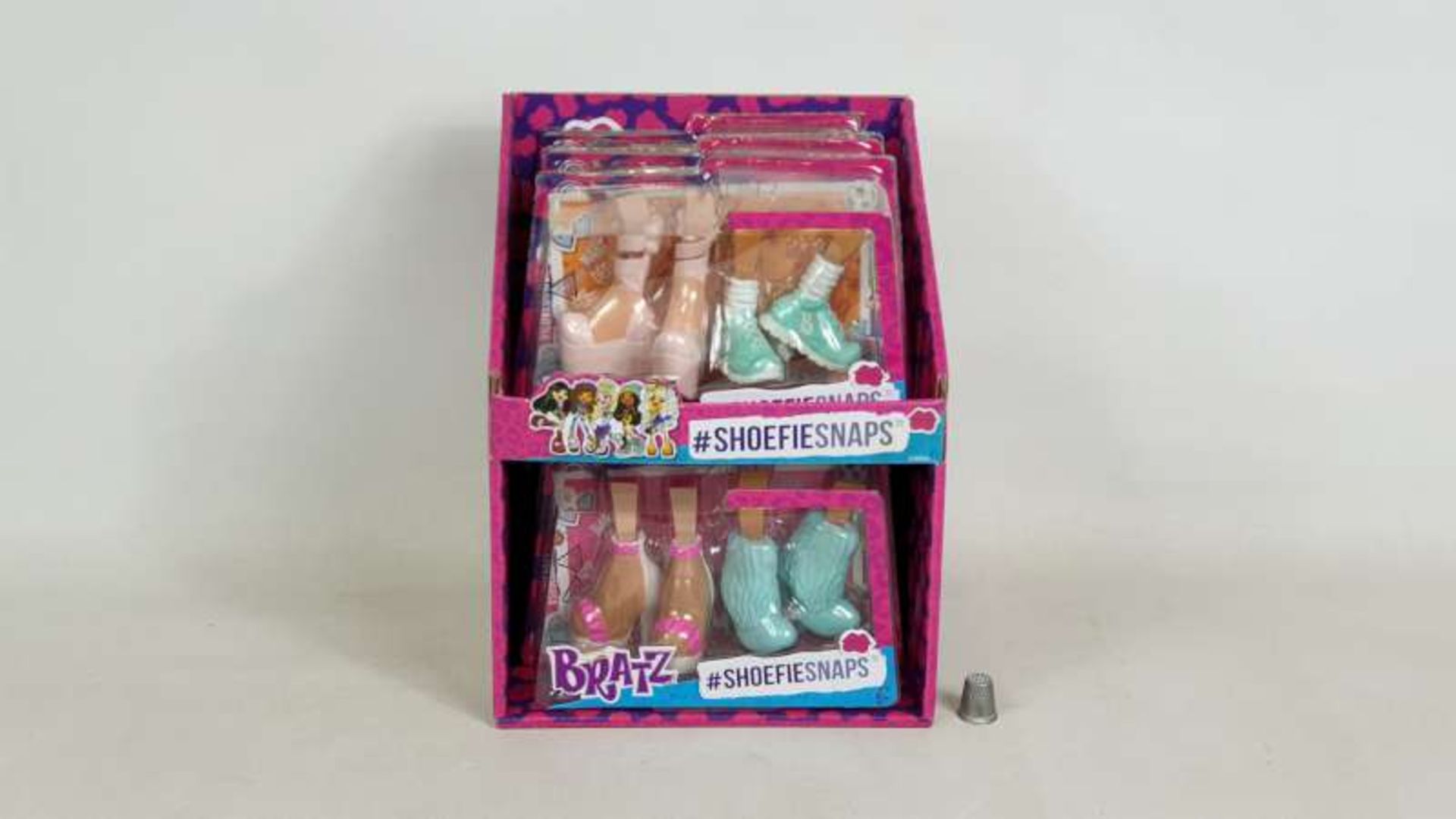 60 X BRAND NEW BOXED BRATZ SHOEFIES SNAPS PACKS IN DISPLAY CASES IN 10 BOXES