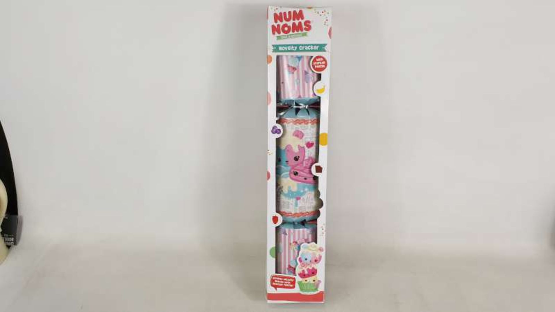 24 X BRAND NEW BOXED NUM NOMS OFFICIAL NOVELTY JUMBO CRACKERS IN 6 BOXES