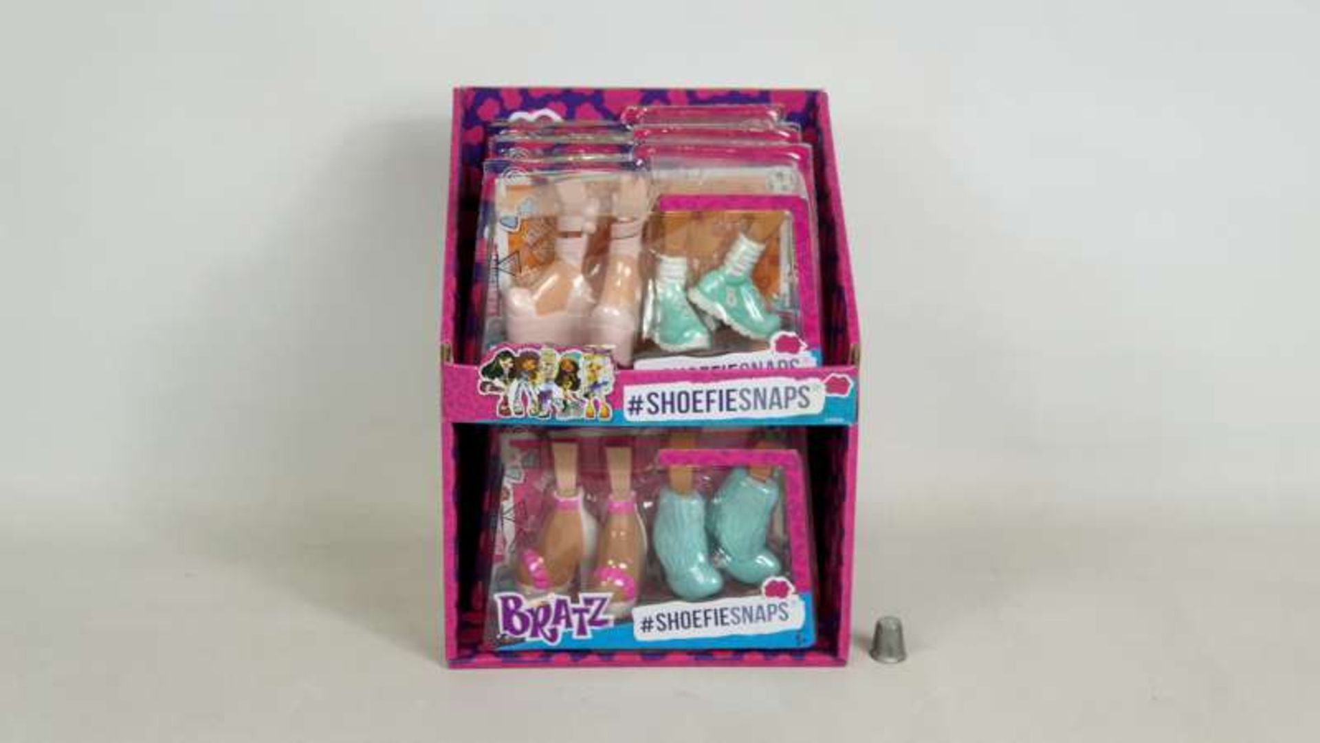 60 X BRAND NEW BOXED BRATZ SHOEFIES SNAPS PACKS IN DISPLAY CASES IN 10 BOXES