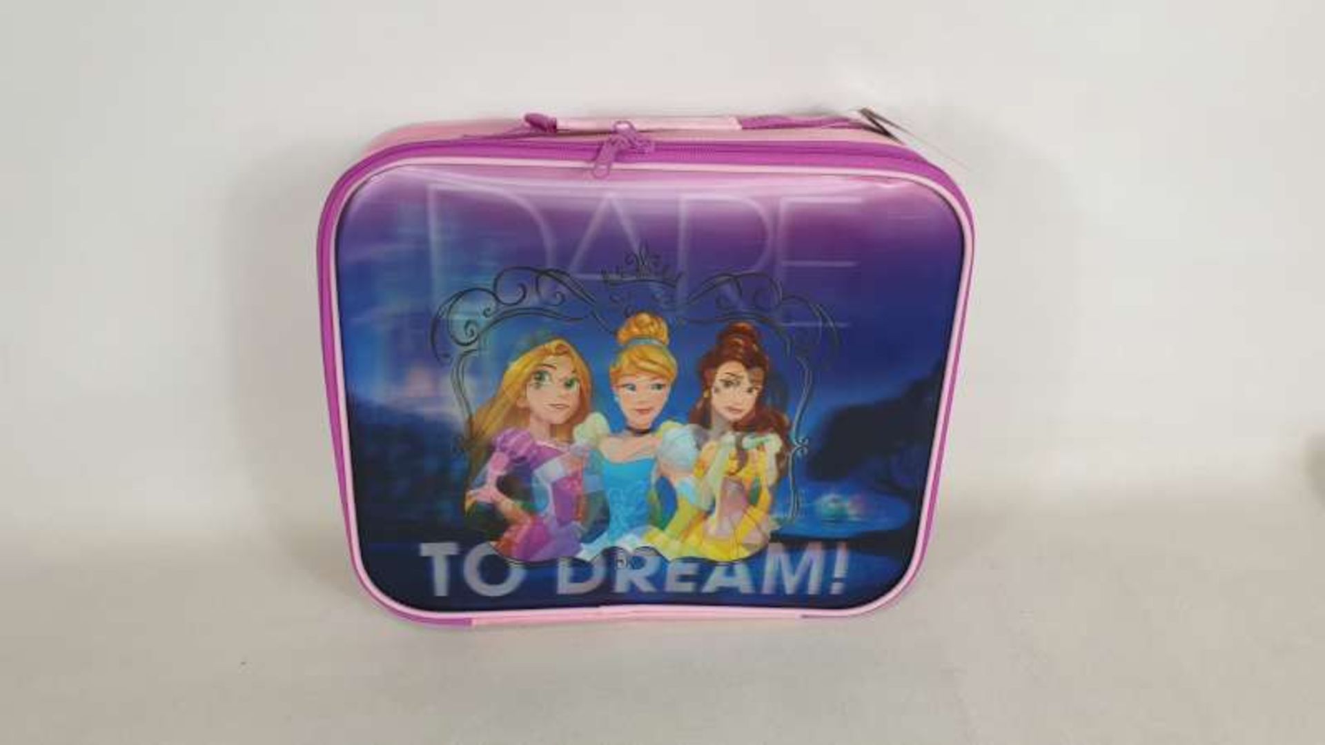 16 X BRAND NEW BOXED DISNEY PRINCESS LENTICULAR SUITCASES IN 2 BOXES