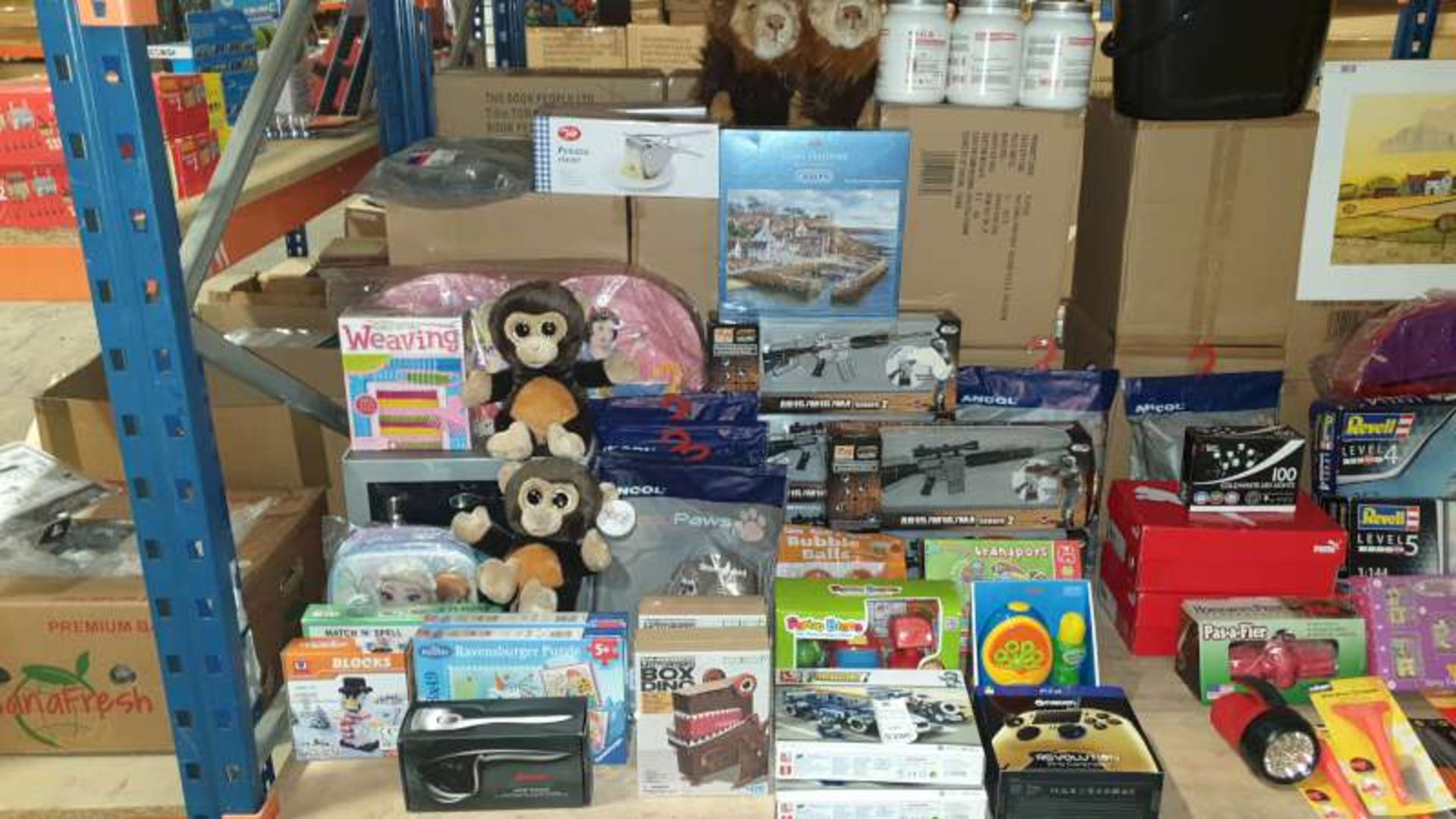 MIXED LOT CONTAINING ANCOL DOG COATS, SOFT TOYS, EASY TO DO WEAVING, PS4 CONTROLLER, TOY GUNS,