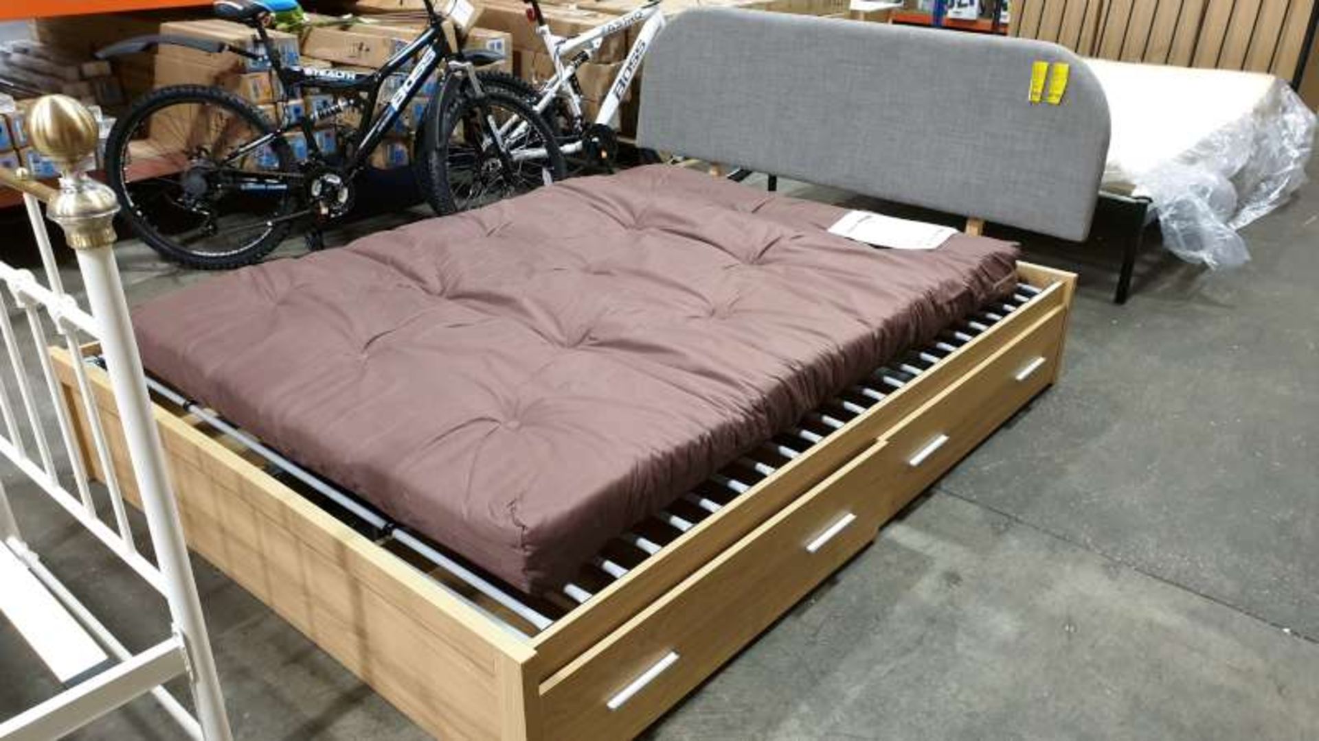 BRAND NEW BOXED NEVADA KING SIZE BED