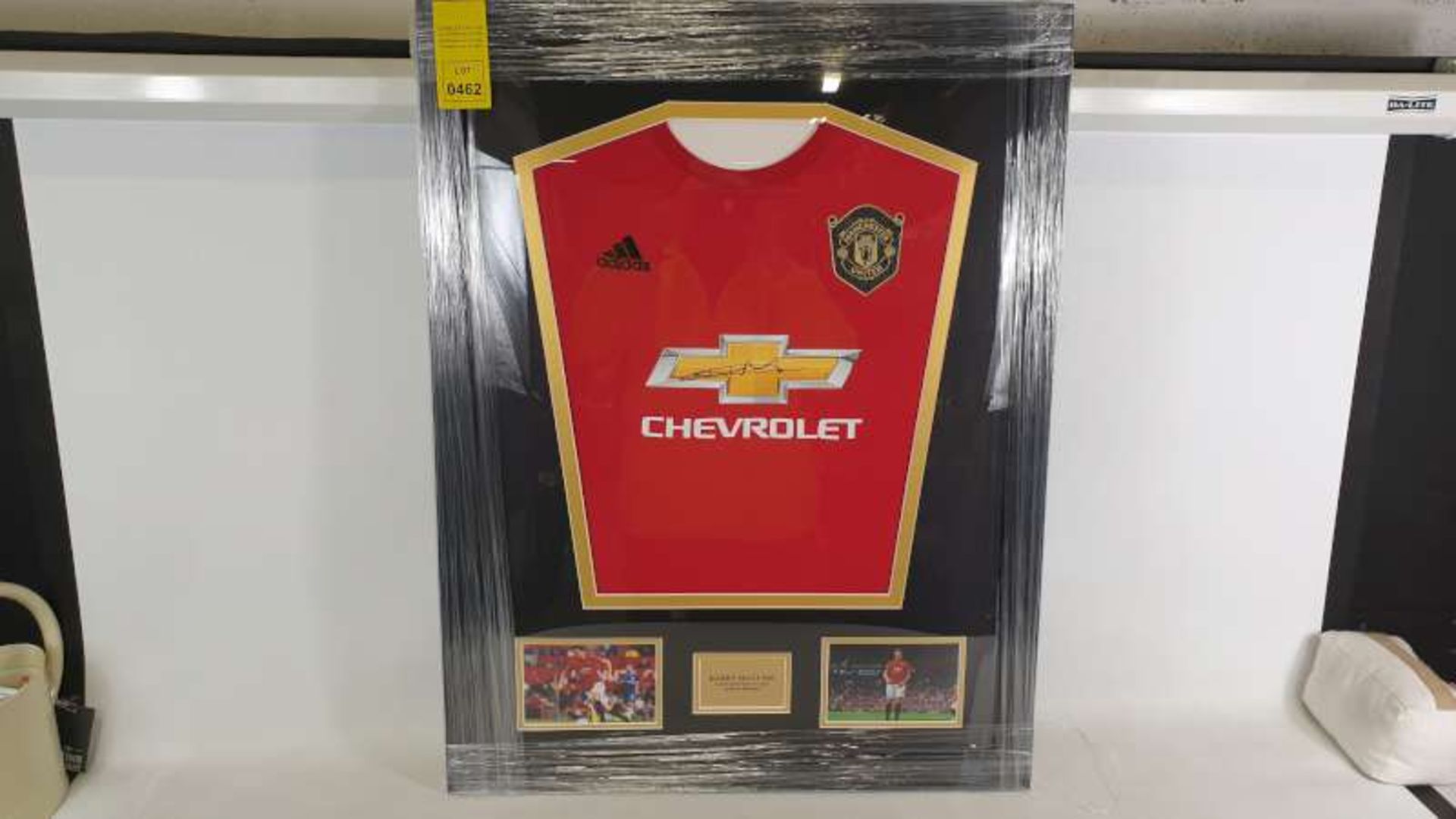 BRAND NEW HARRY MAQUIRE OFFICIAL FRAMED SIGNED SHIRT WITH CERTIFICATION OF AUTHENTICITY