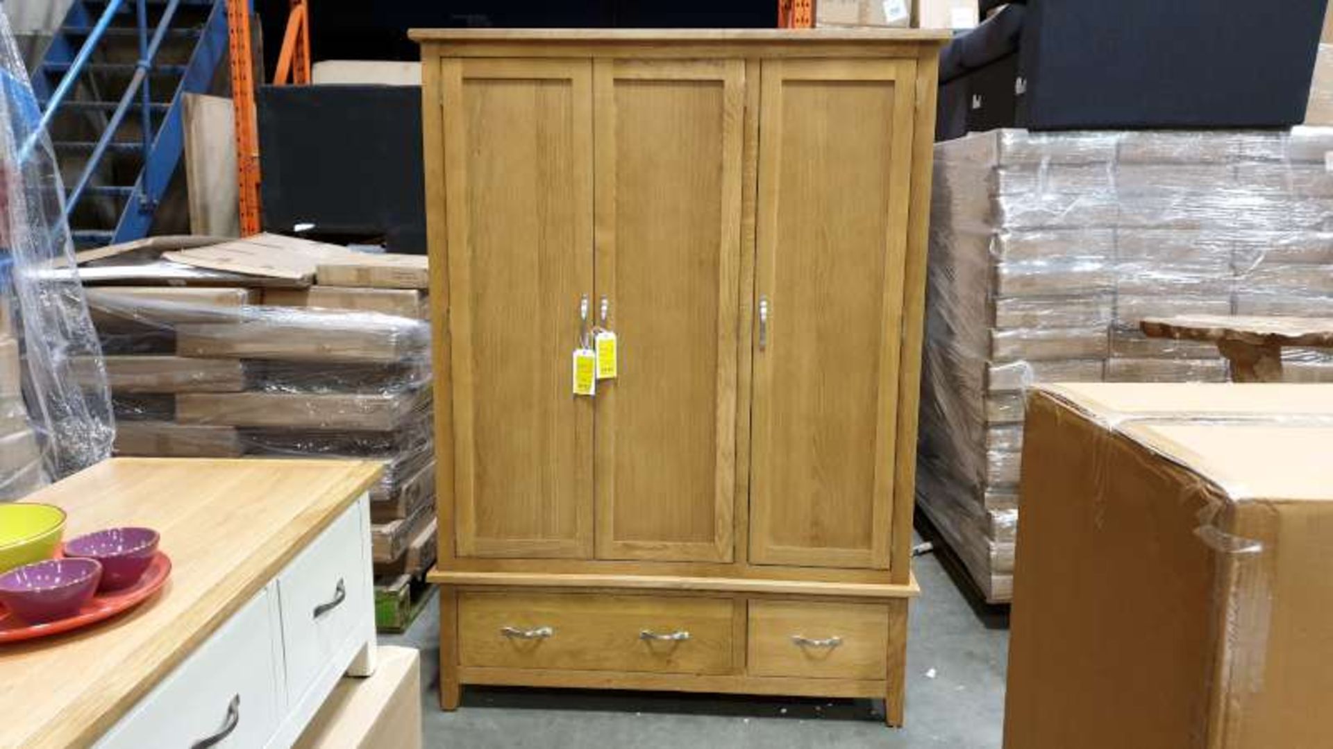 BRAND NEW BOXED HARROGATE OAK AND OAK VENEER 3 DOOR 2 DRAWER WARDROBE