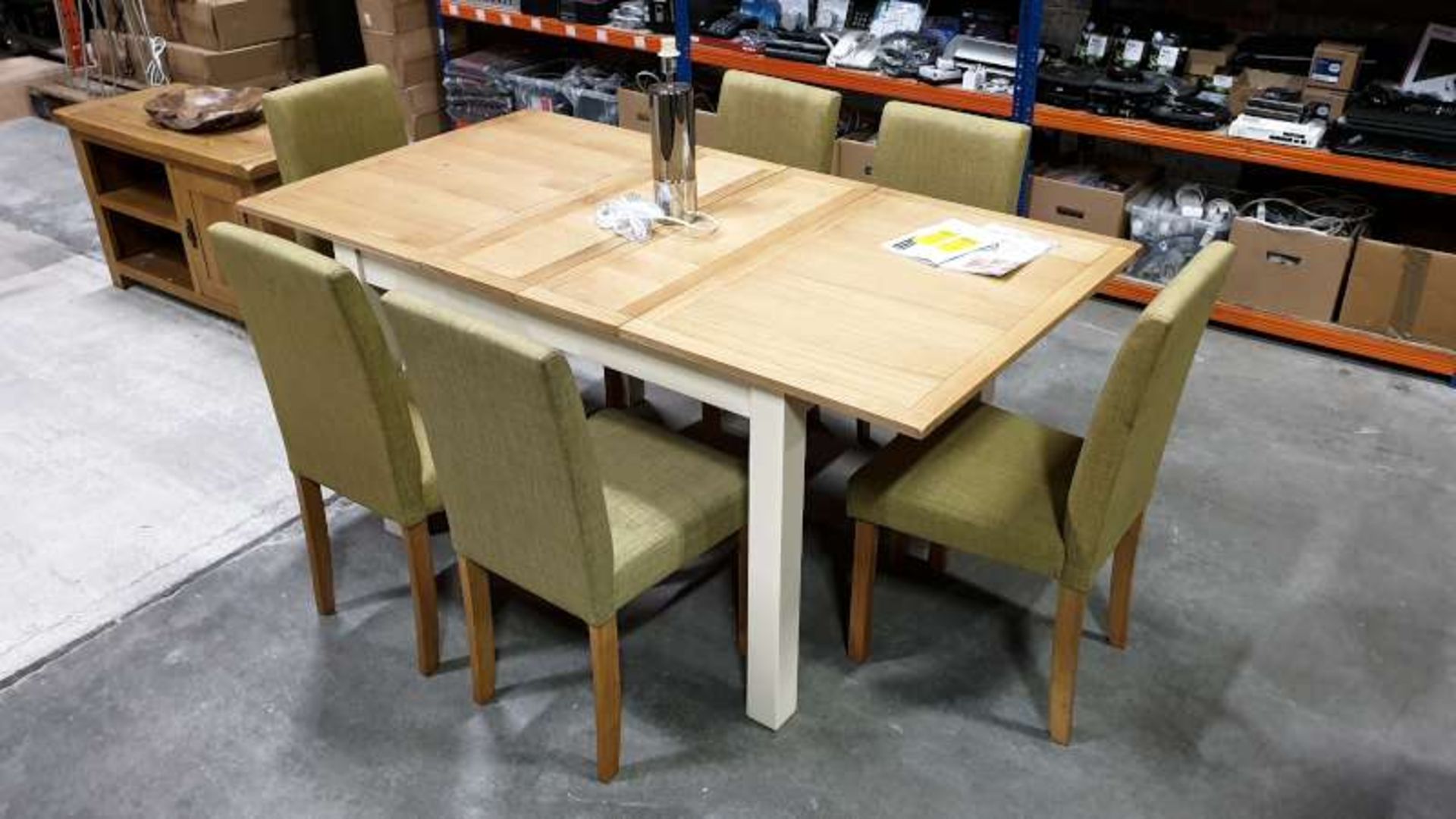 BRAND NEW BOXED HARROGATE TWO TONE EXTENDING DINING TABLE WITH 6 X DINING CHAIRS IN 5 BOXES