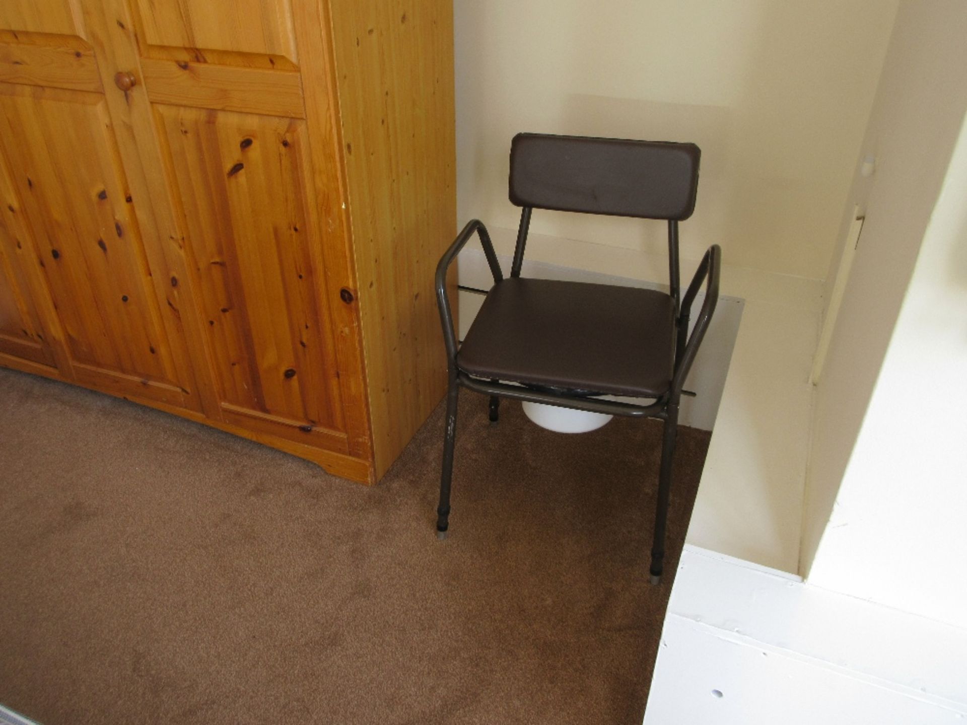 Contents of Room 19 to include: 2 bed base and mattress, 2 commodes, bedside table with 1 drawer, - Image 3 of 10