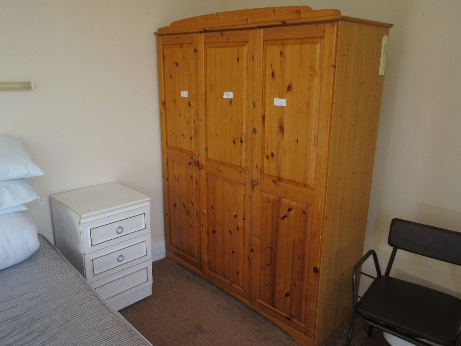 Contents of Room 19 to include: 2 bed base and mattress, 2 commodes, bedside table with 1 drawer, - Image 2 of 10