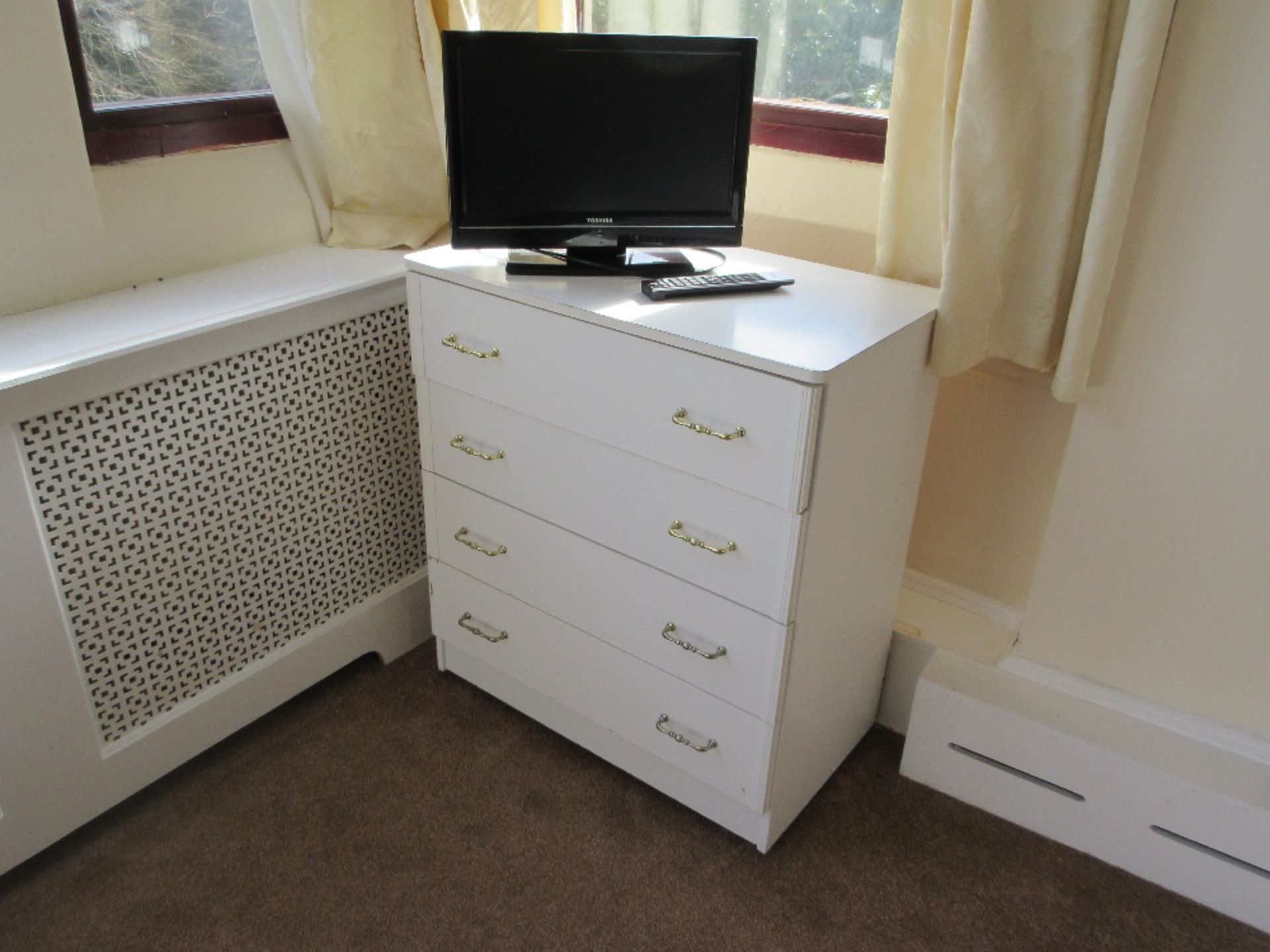 Contents of Room 19 to include: 2 bed base and mattress, 2 commodes, bedside table with 1 drawer, - Image 6 of 10