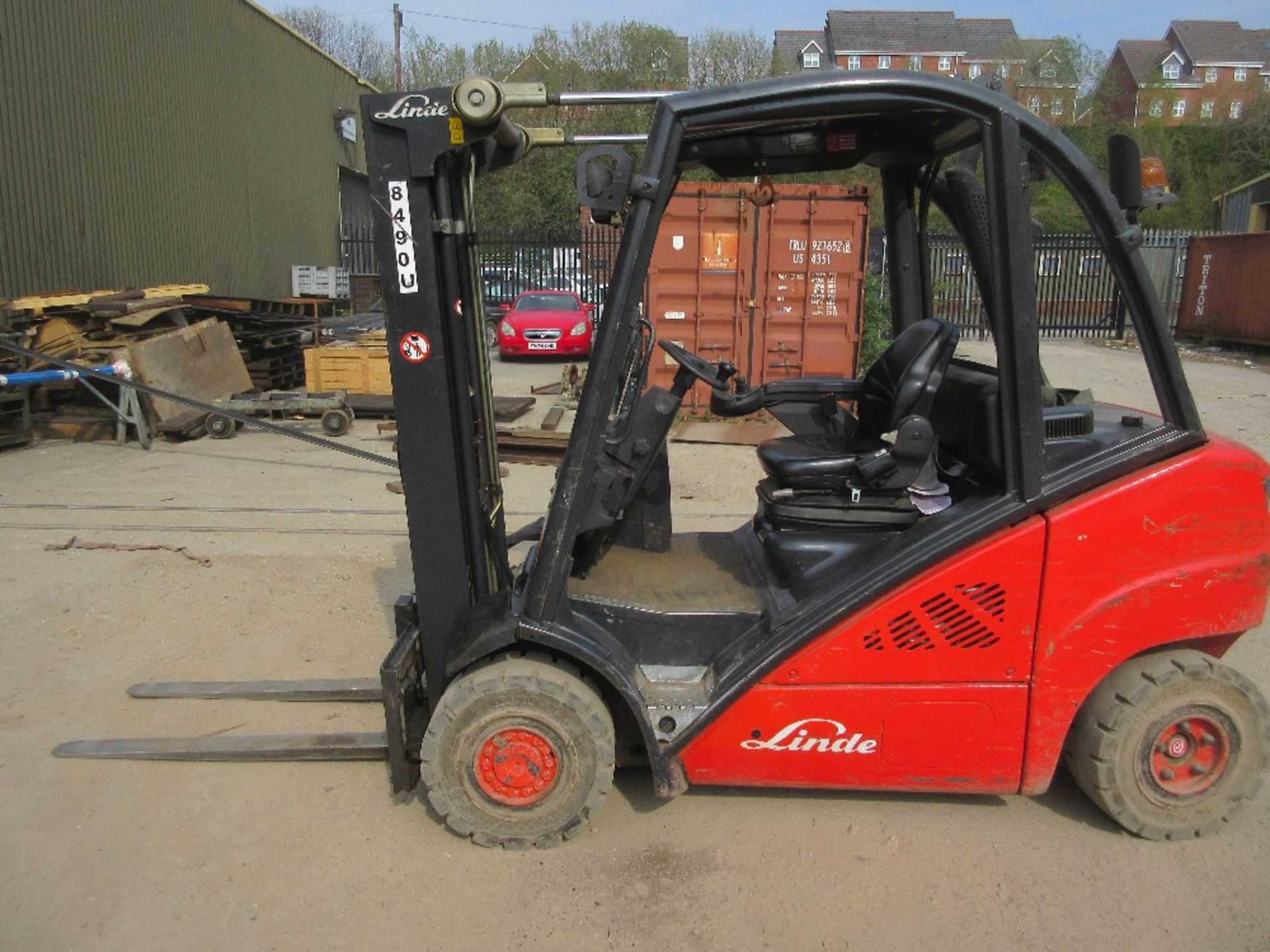 Linde H250 diesel forklift truck. Serial No. H2x392VV01386 with side shelf. Year 2008 2.5 tonne - Image 3 of 6