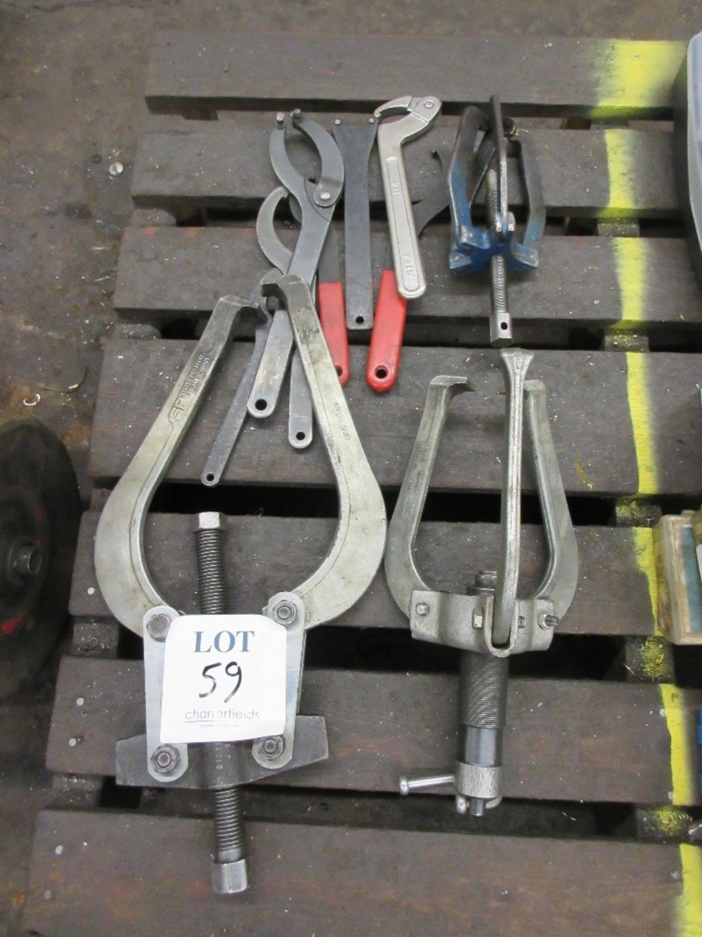 Various pulley jaws and various C spanners