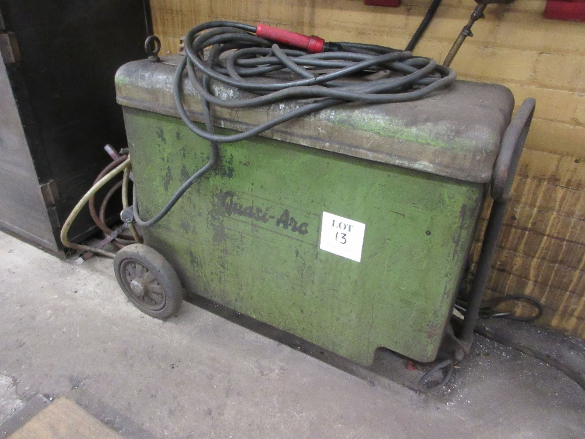 BOC Quasi Arc APC 300 Amp portable electrical welder