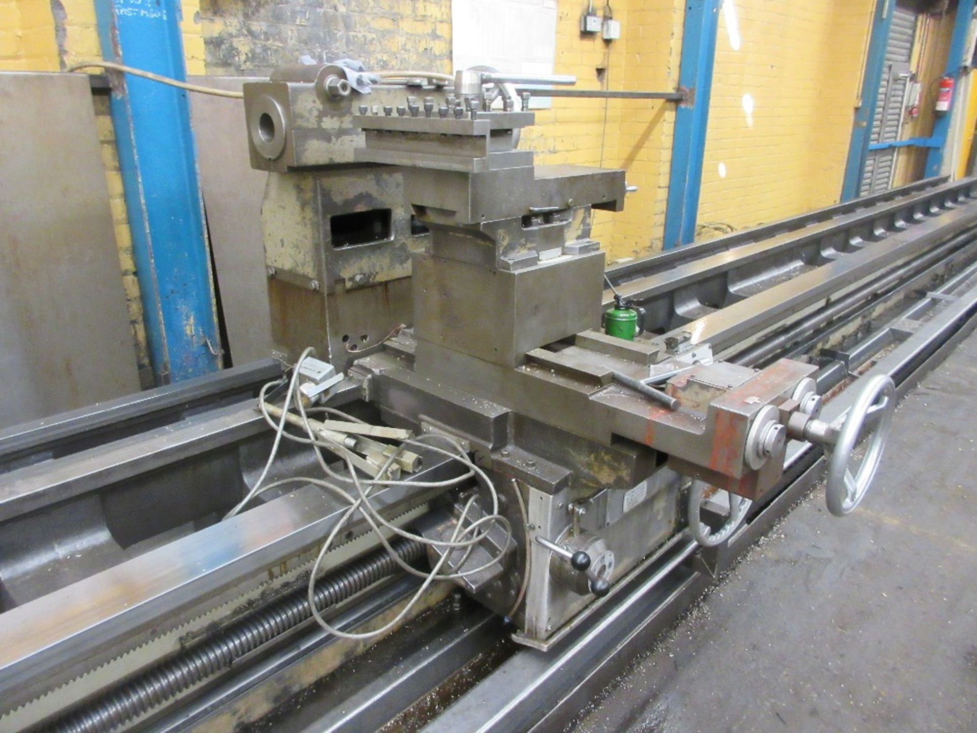 Binns & Berry L1000 centre lathe 48" swing x 40ft between centre. Serial No. 61608. YOM 1989 (METHOD - Image 3 of 5