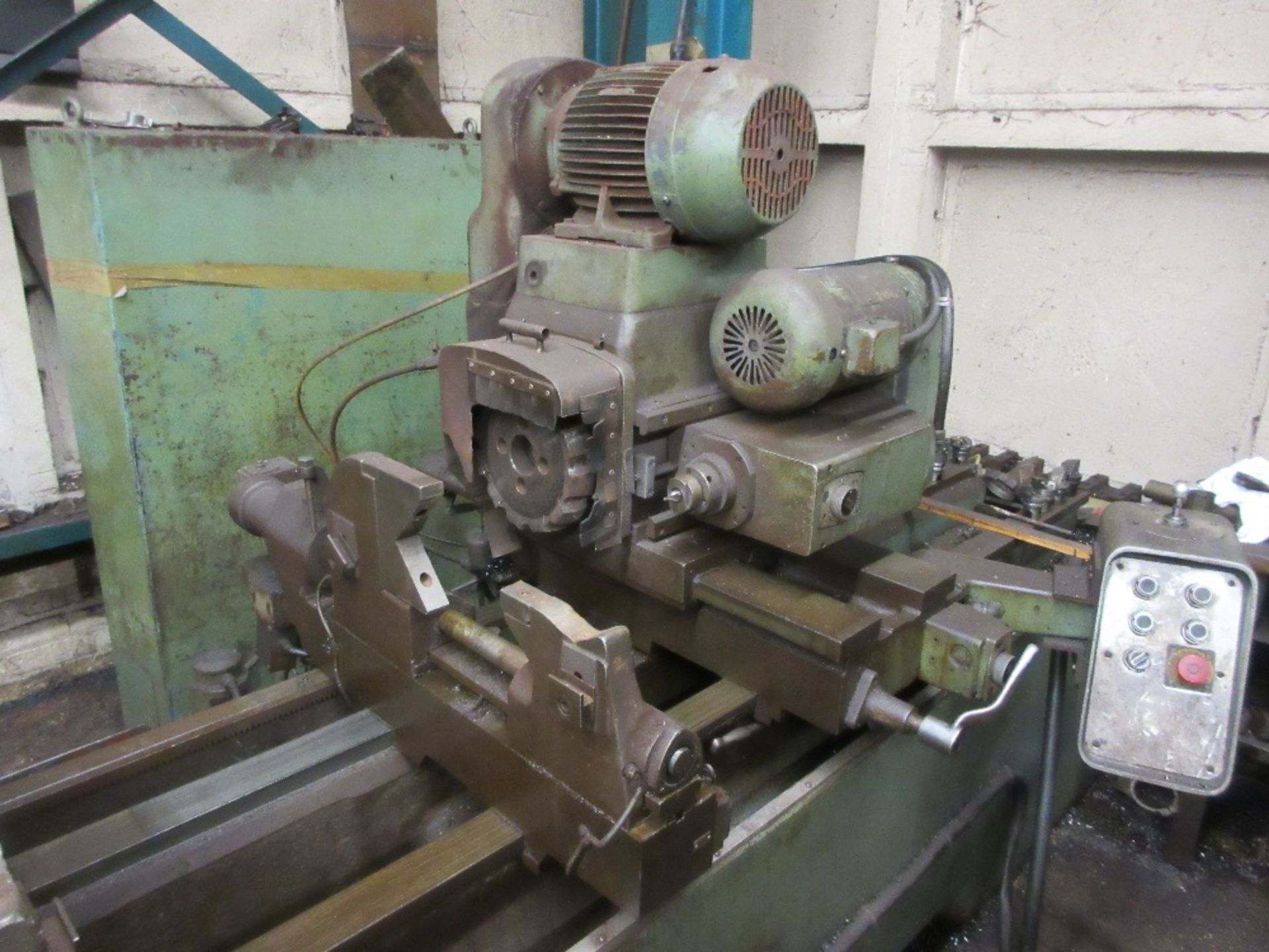 Giddings & Lewis Fraser Type MC Endomatic double ending and centering machine 3.3m approx. between - Image 4 of 4