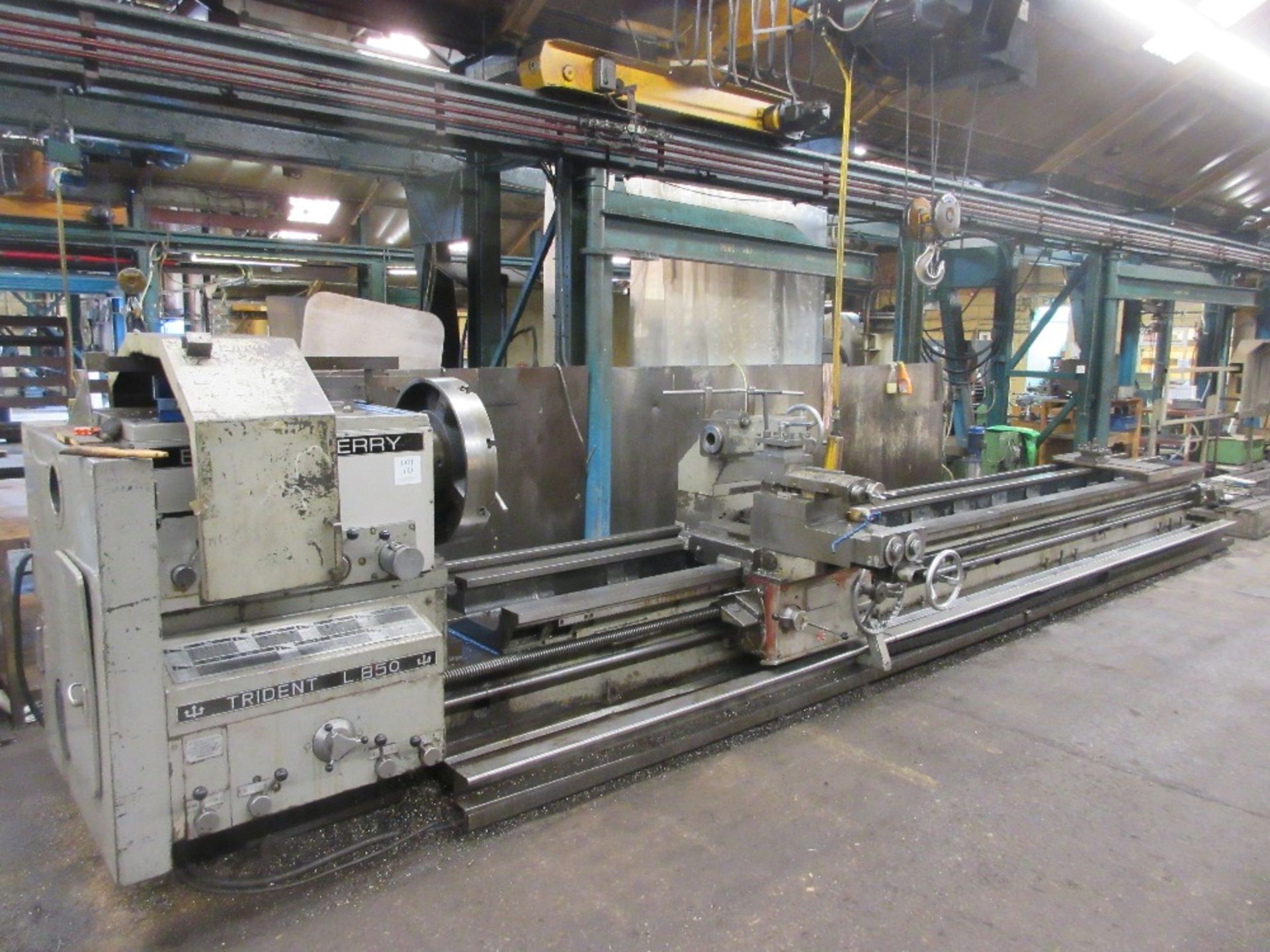 Binns & Berry Trident L850 centre lathe 40" swing x 20ft between centre. Serial No. 61602. YOM