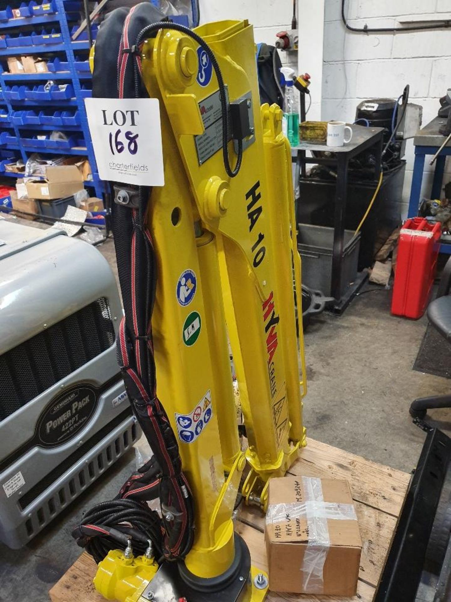 HA10 Hyva 810kg lifting crane (£5.00 loading charge)