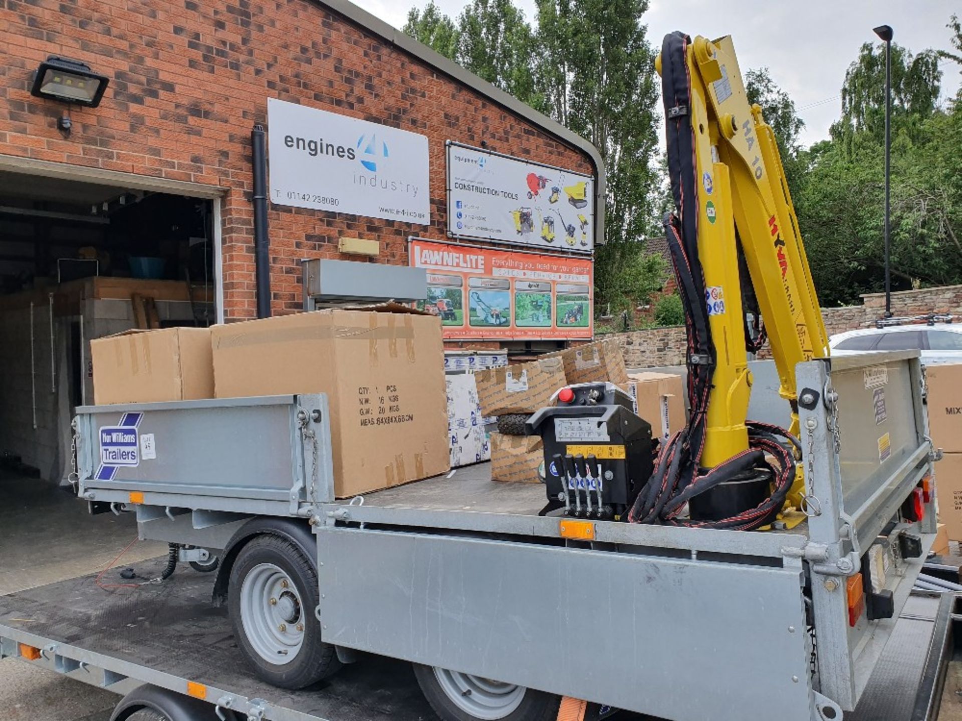 Ifor Williams twin axle trailer with Hyva HA10 lift crane