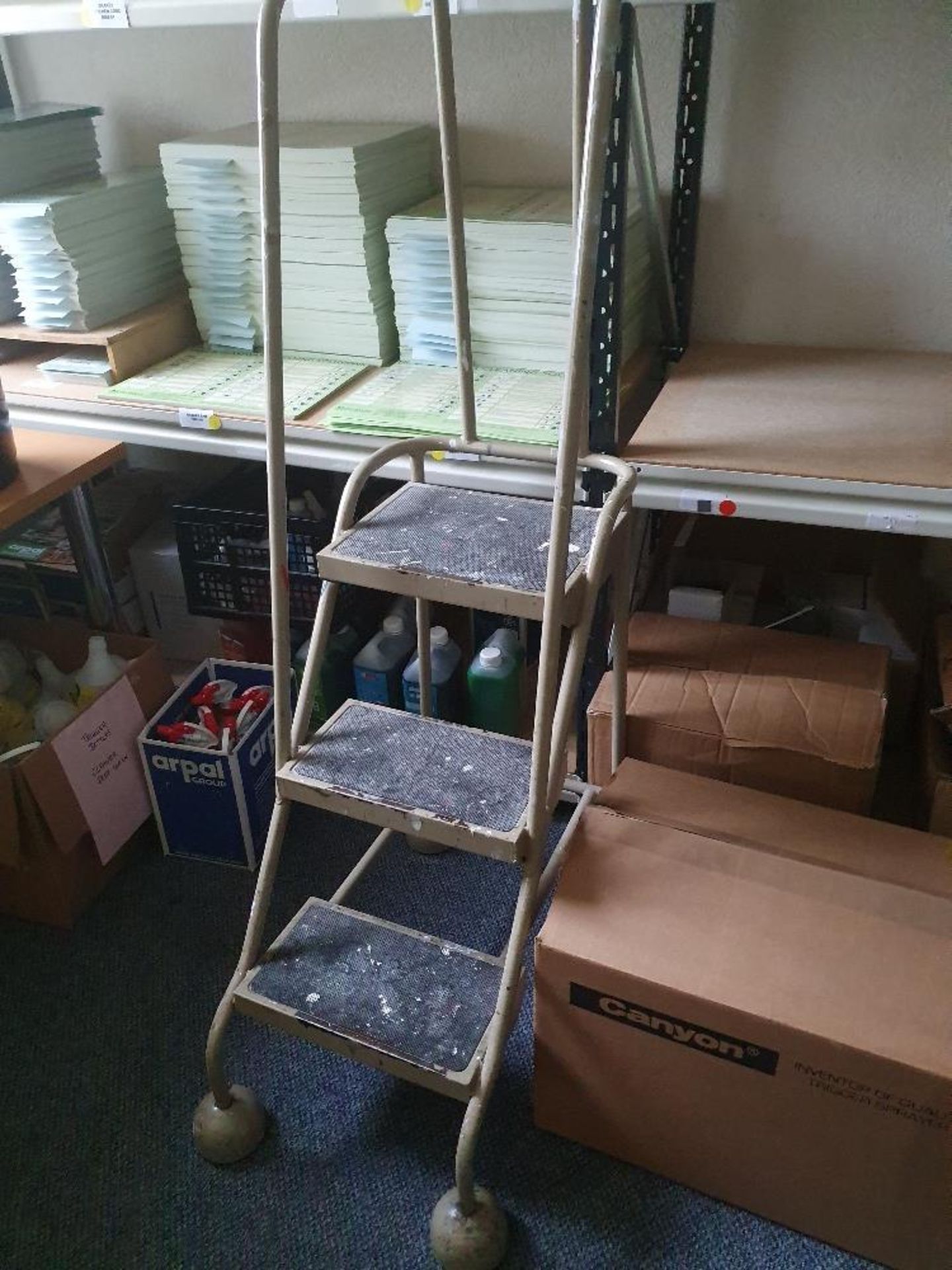 Three step mobile steel ladder