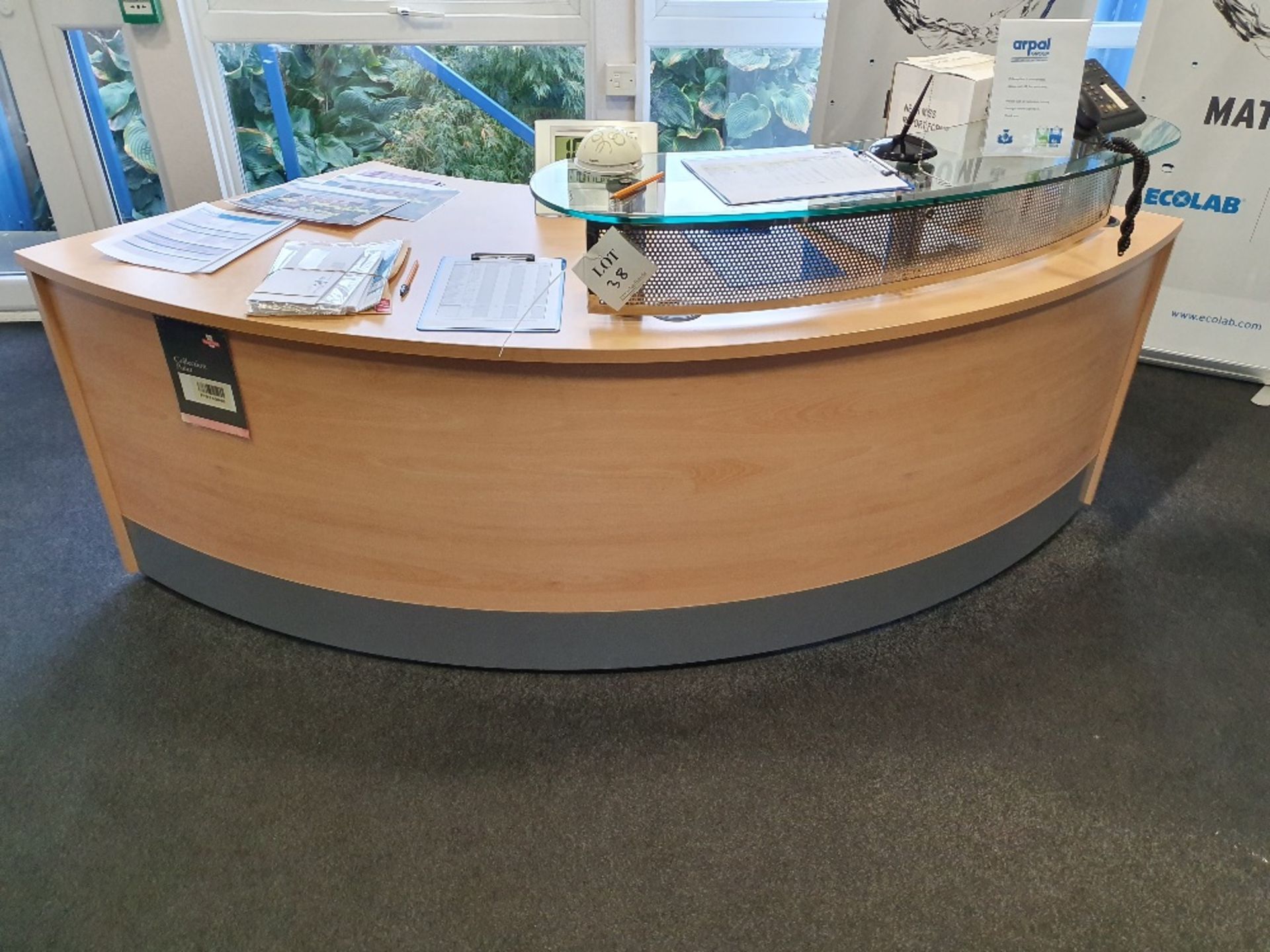 Reception counter