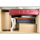 COLLECTIONS & ACCUMULATIONS CLEARANCE - REMAINDER BOX consisting of Europa stockbook (approx 400