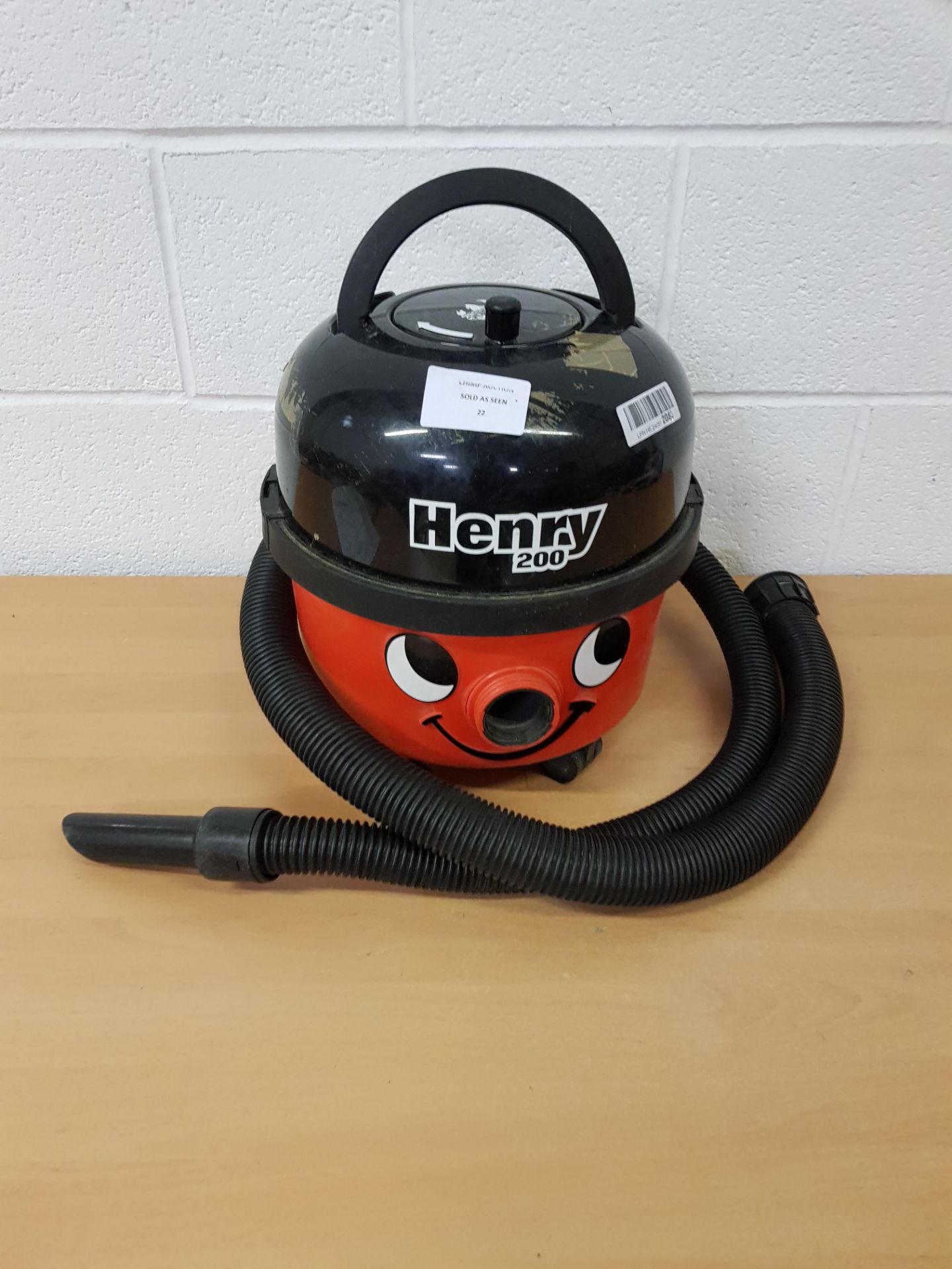 Henry 200 Bagged Vacuum Cleaner