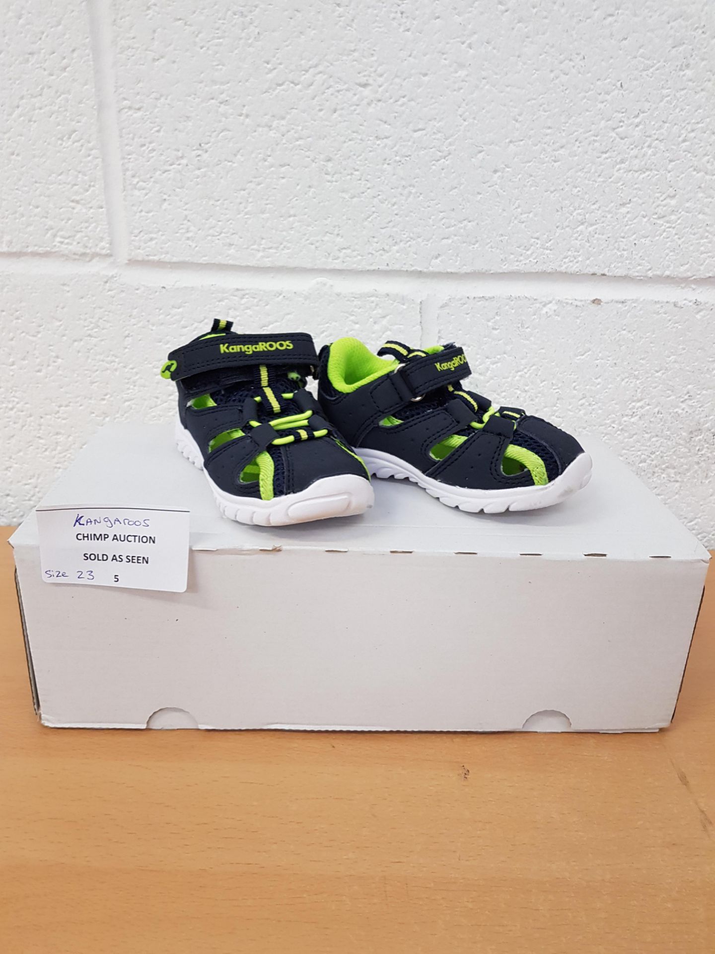 Kangaroos kids shoes EU size 23