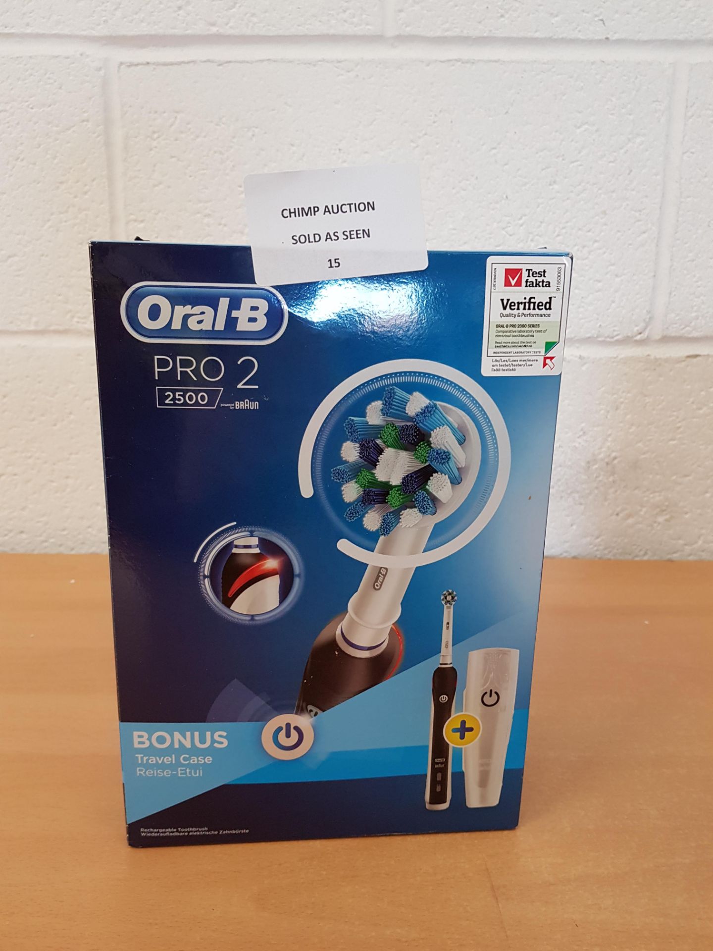 Oral-B Pro 2 2500 electric toothbrush