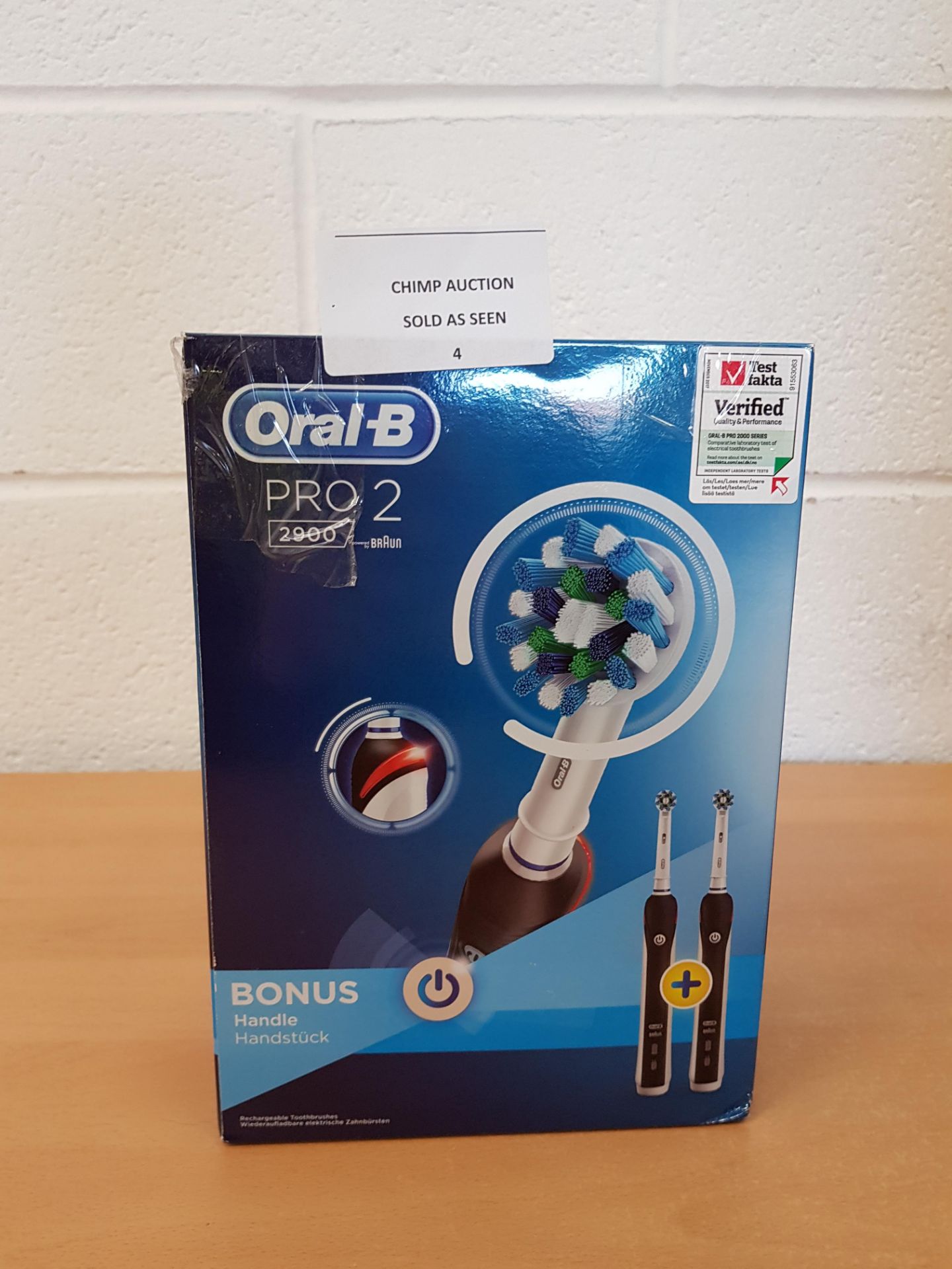 Oral-B Pro 2 2900 TWIN edition electric toothbrush