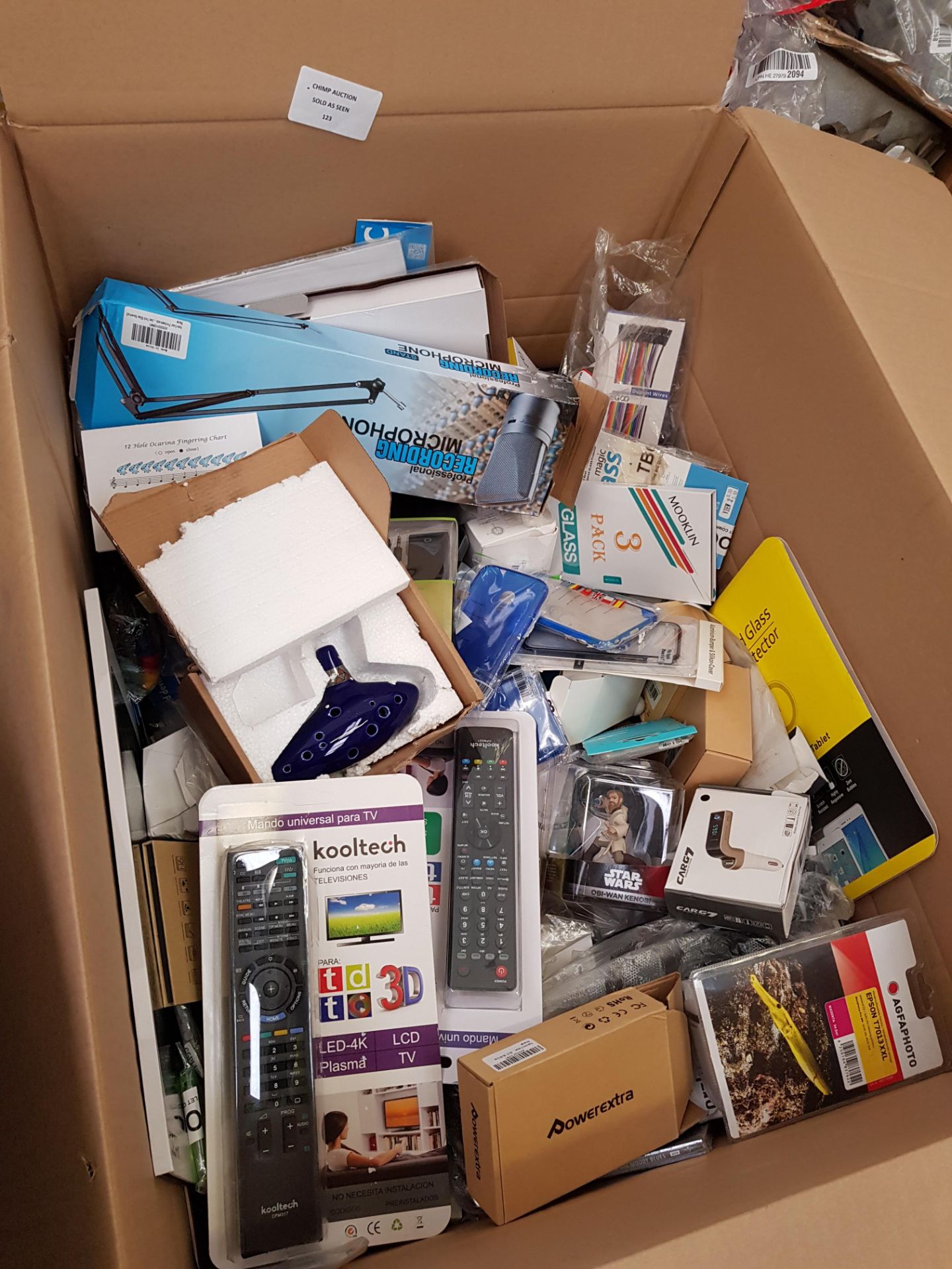 Joblot of mixed PC, Electronics, Mobile Phone Peripherals & More