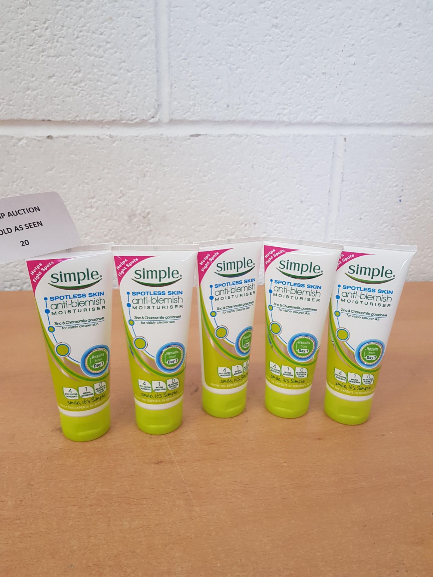 NEW Simple Spotless Skin Anti-Blemish Moisturiser 75 ml - Pack of 5 RRP £20